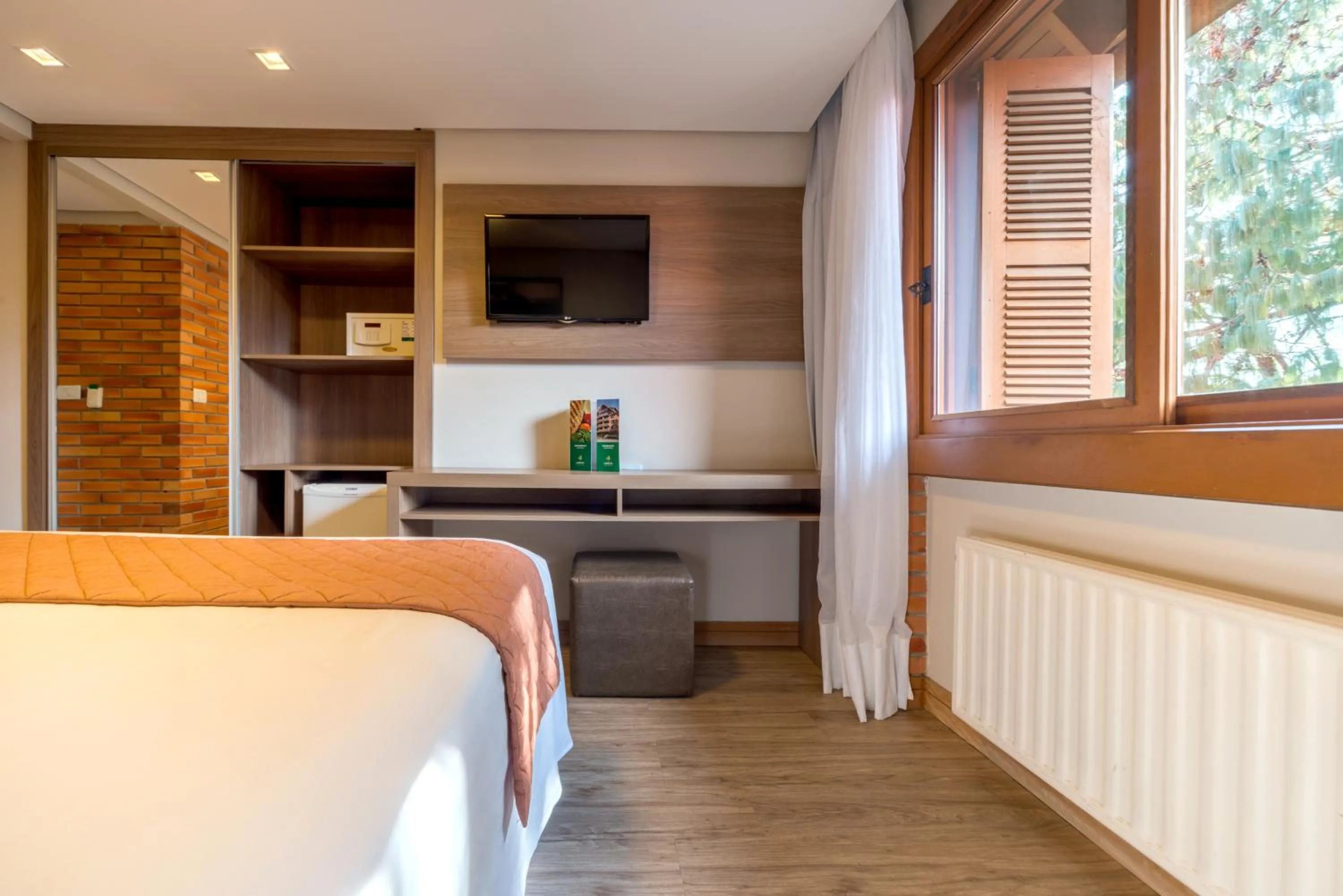 Bedroom, Bed in Hotel Laghetto Gramado