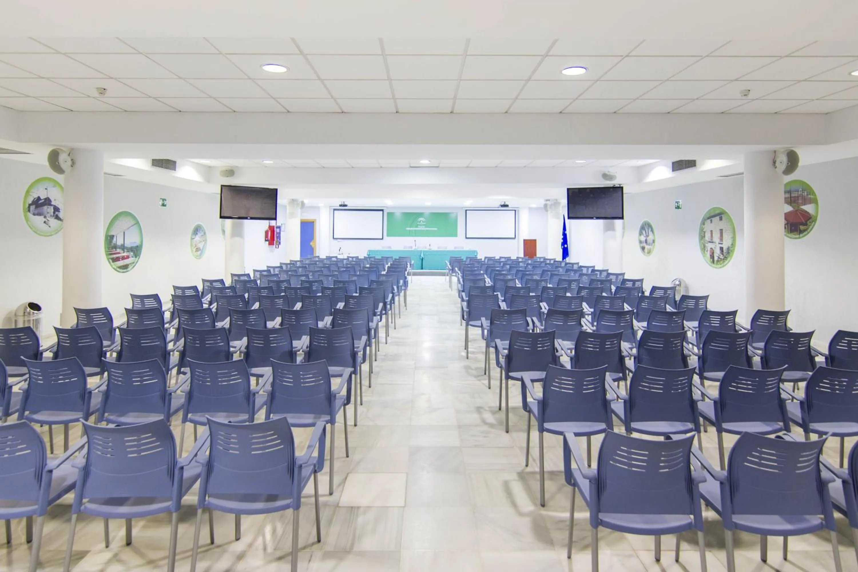 Meeting/conference room in Albergue Inturjoven Sevilla