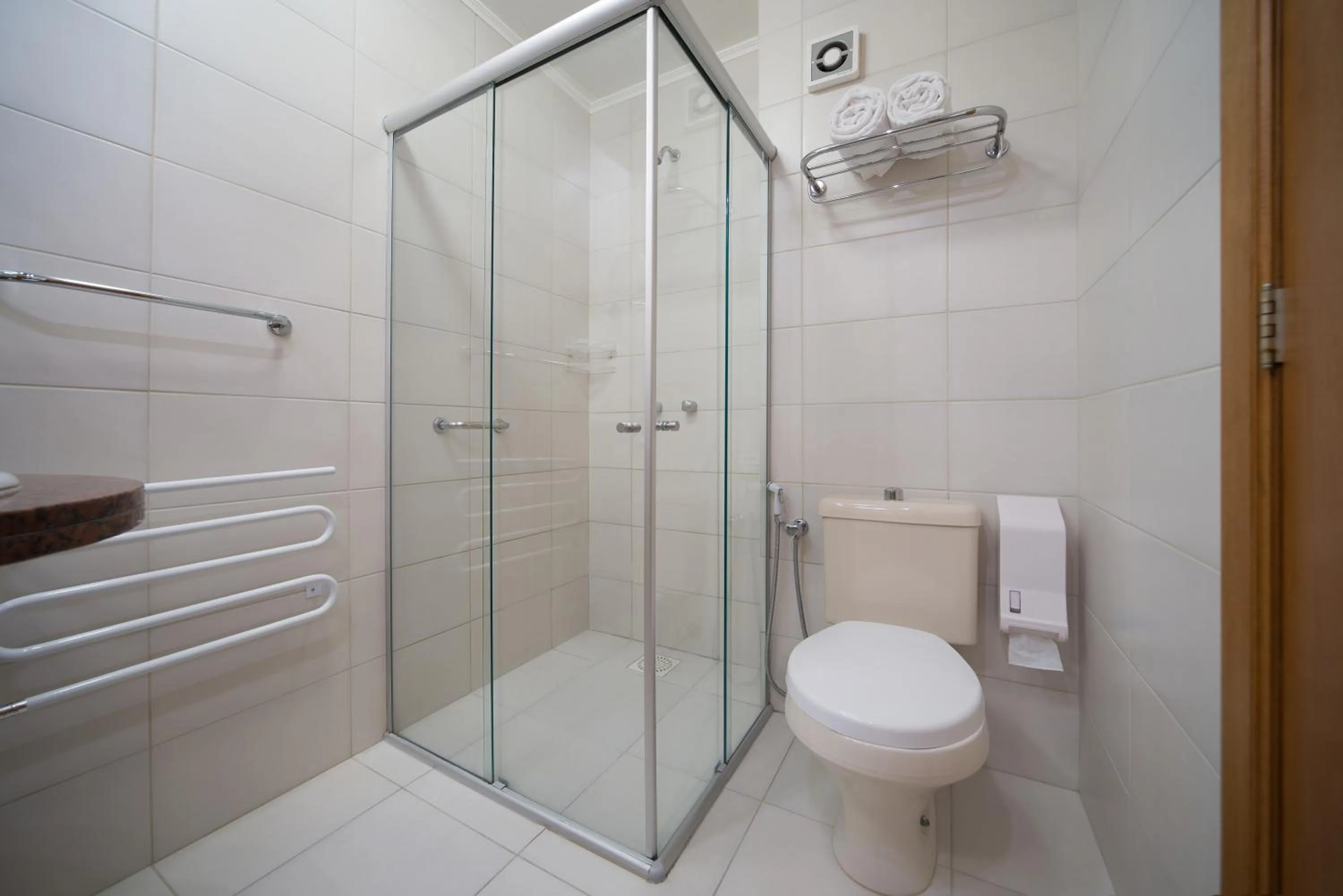 Bathroom in Hotel Laghetto Premio