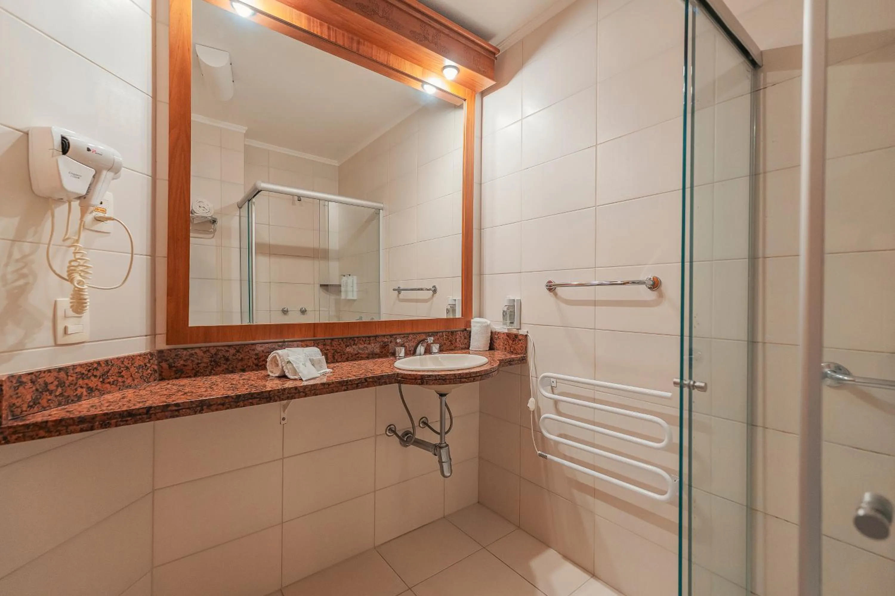 Bathroom in Hotel Laghetto Premio