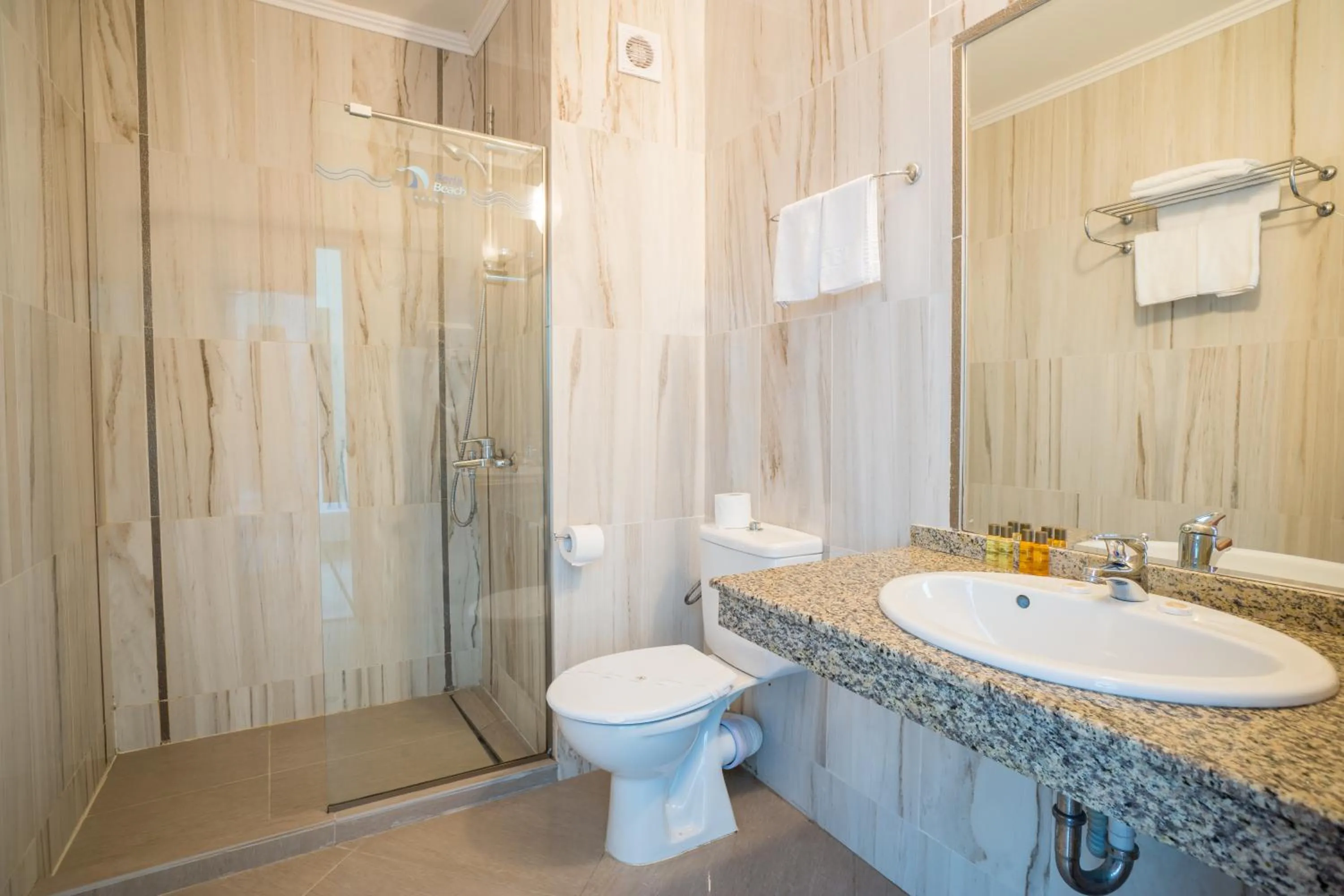 Shower in Hotel Perla Beach Club - All Inclusive