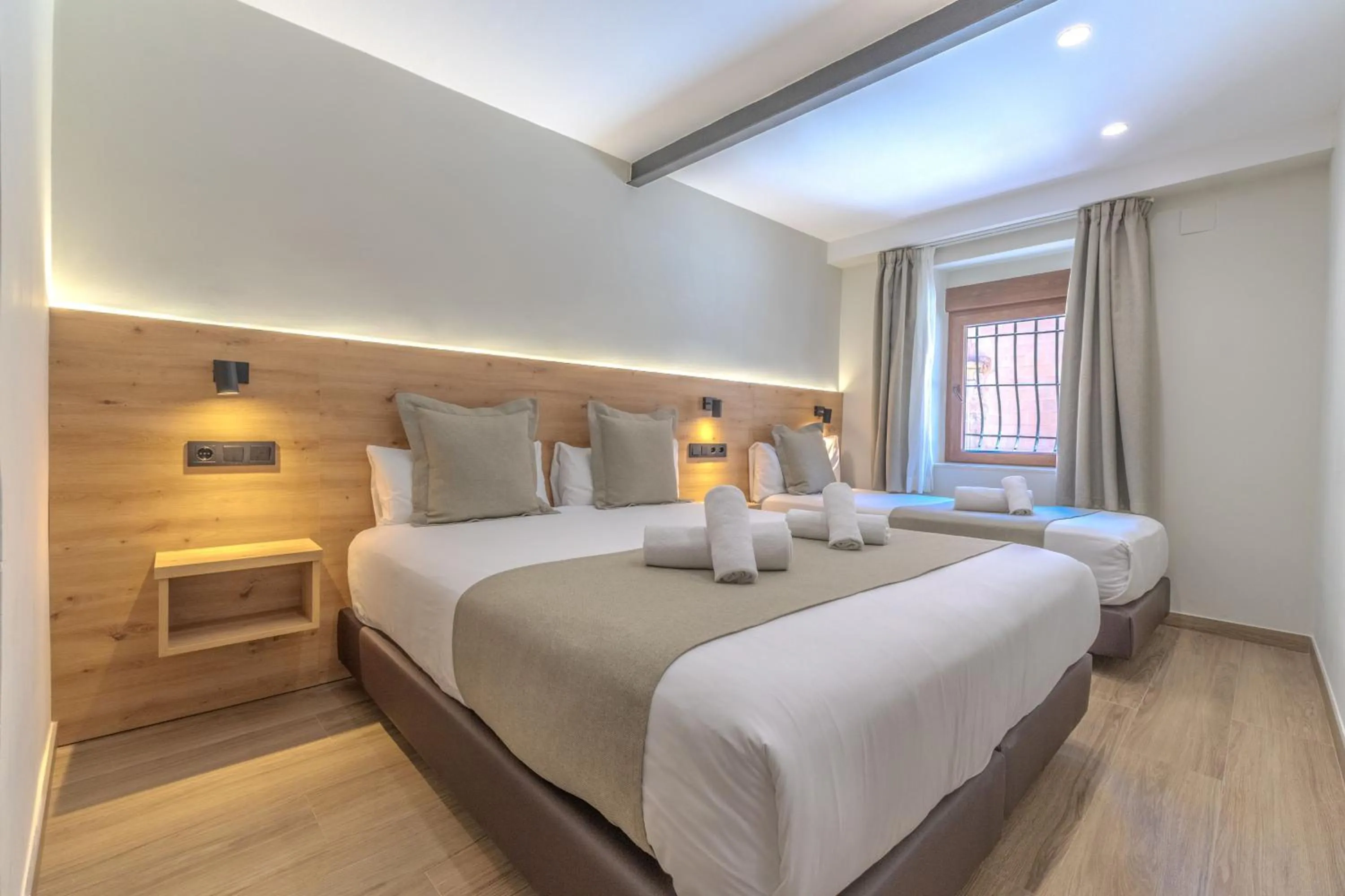 Bedroom, Bed in Hotel La Milagrosa