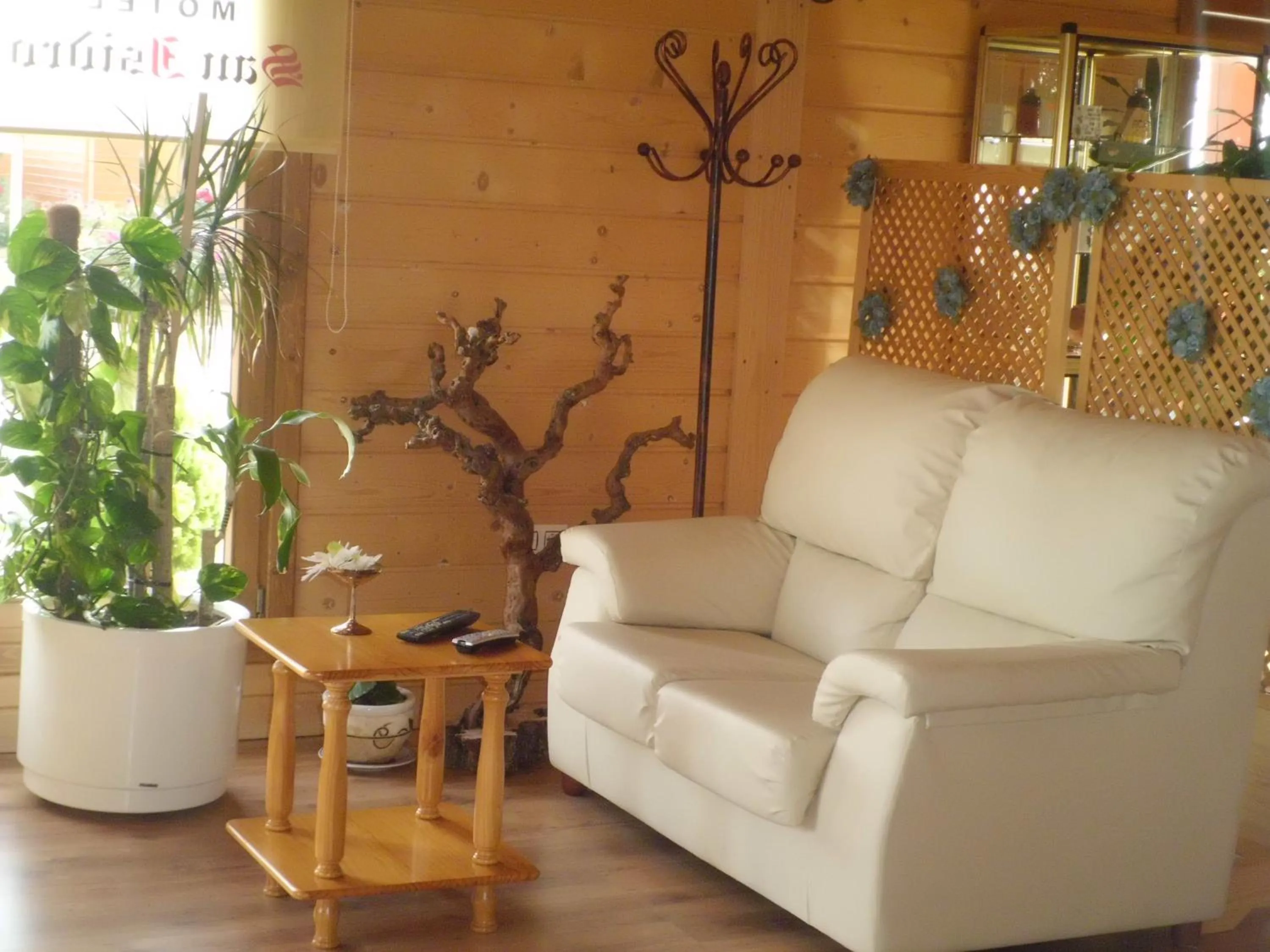 Seating area in Motel San Isidro