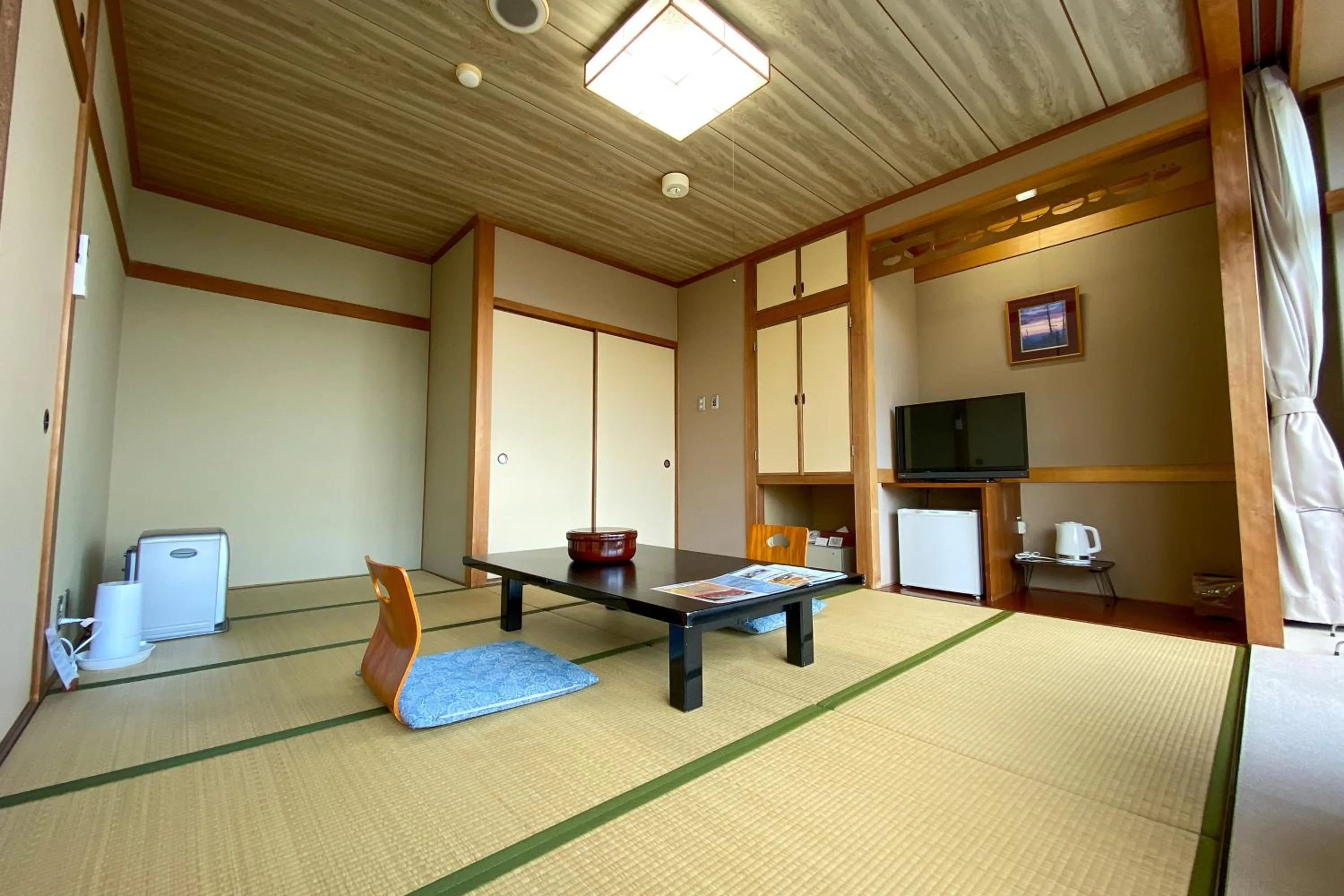 Photo of the whole room in Tango Onsen Hashiudosou