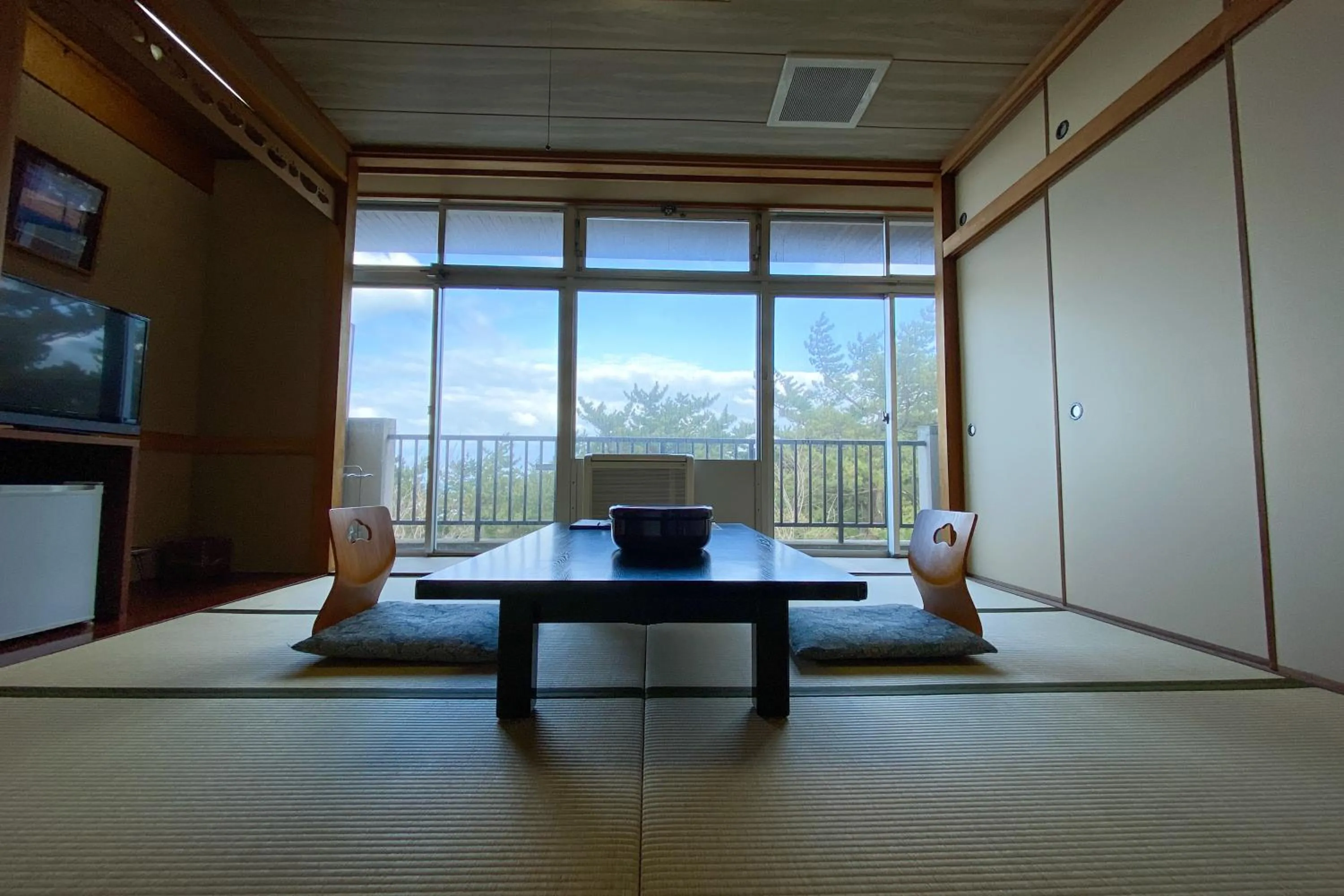 Photo of the whole room in Tango Onsen Hashiudosou