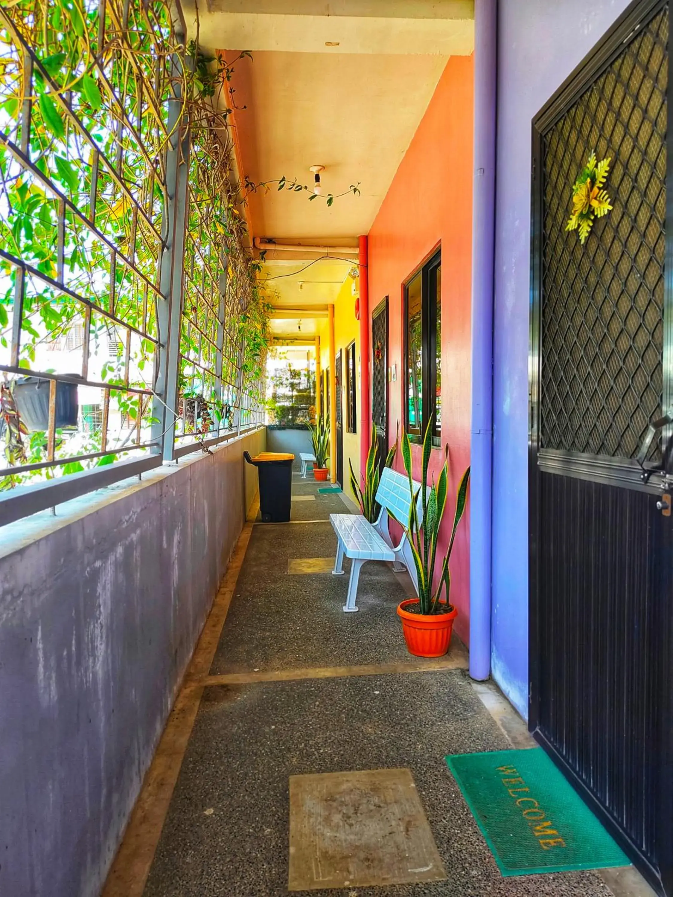 Economy Quadruple Room in Monte Rio Gardens Bed & Breakfast Economy Quadruple Room in Monte Rio Gardens Bed & Breakfast