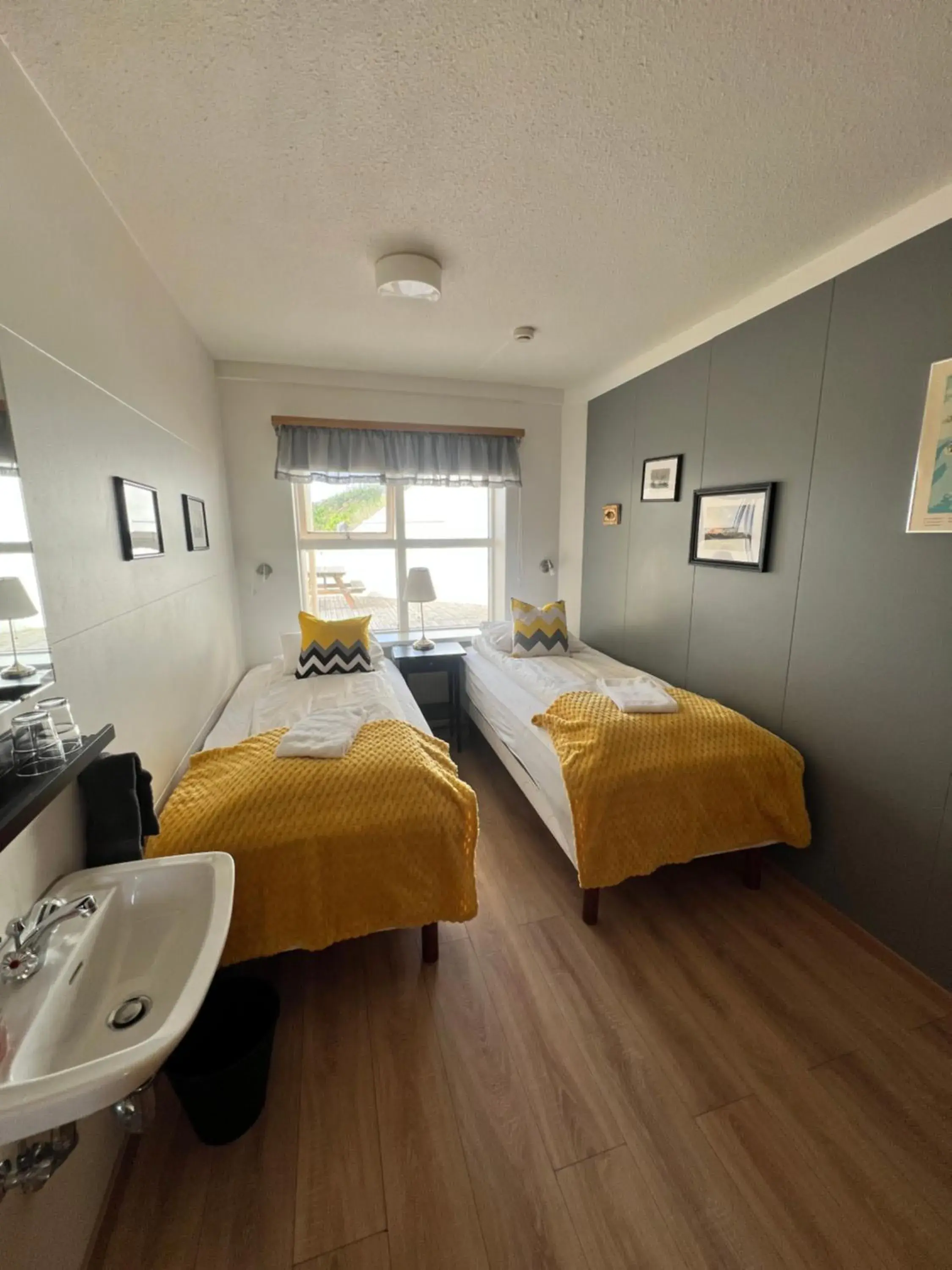 Guesthouse Hvammur by the Harbour Guesthouse Hvammur by the Harbour