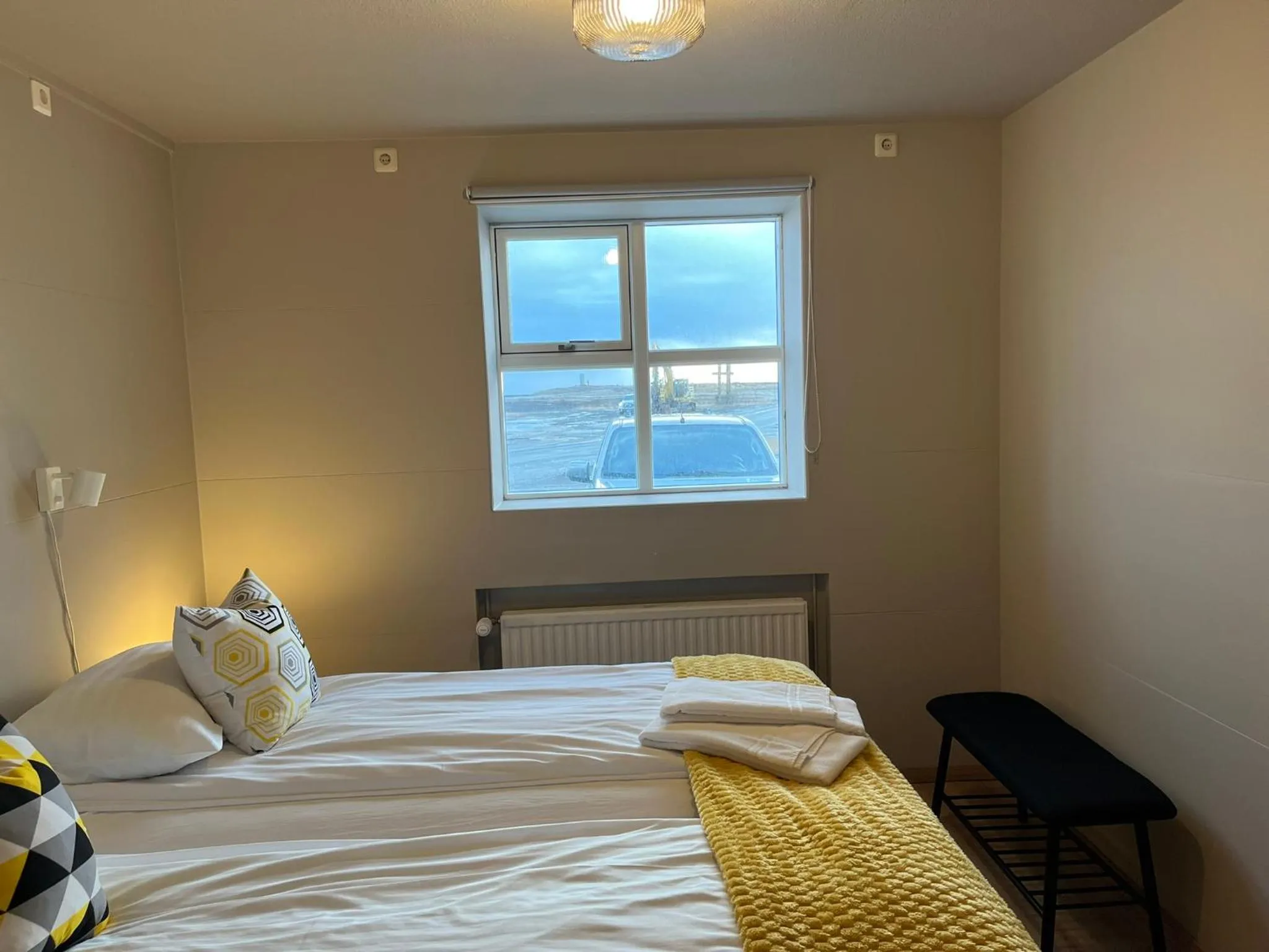 Sea view, Bed in Guesthouse Hvammur by the Harbour