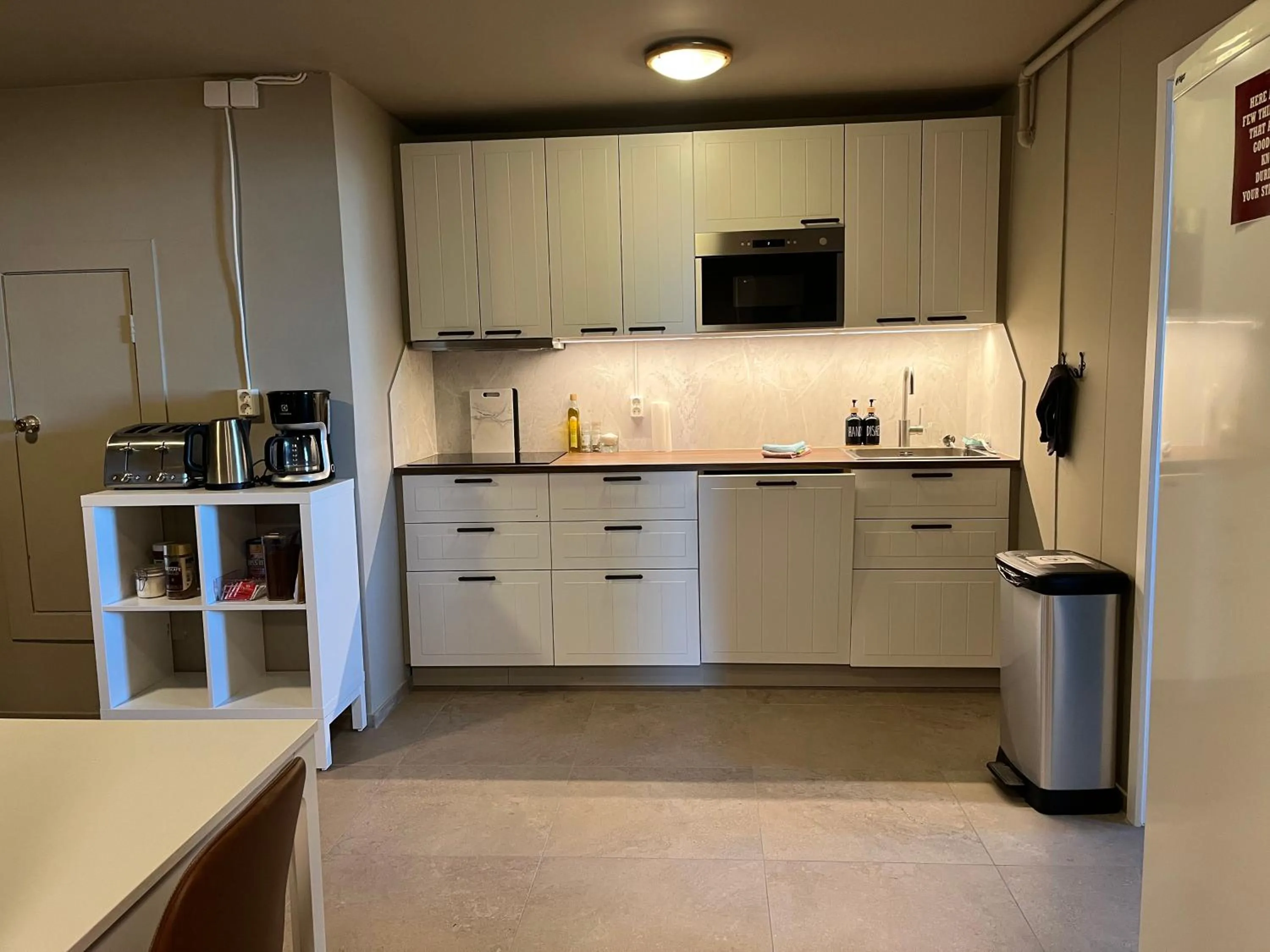 Coffee/tea facilities in Guesthouse Hvammur by the Harbour