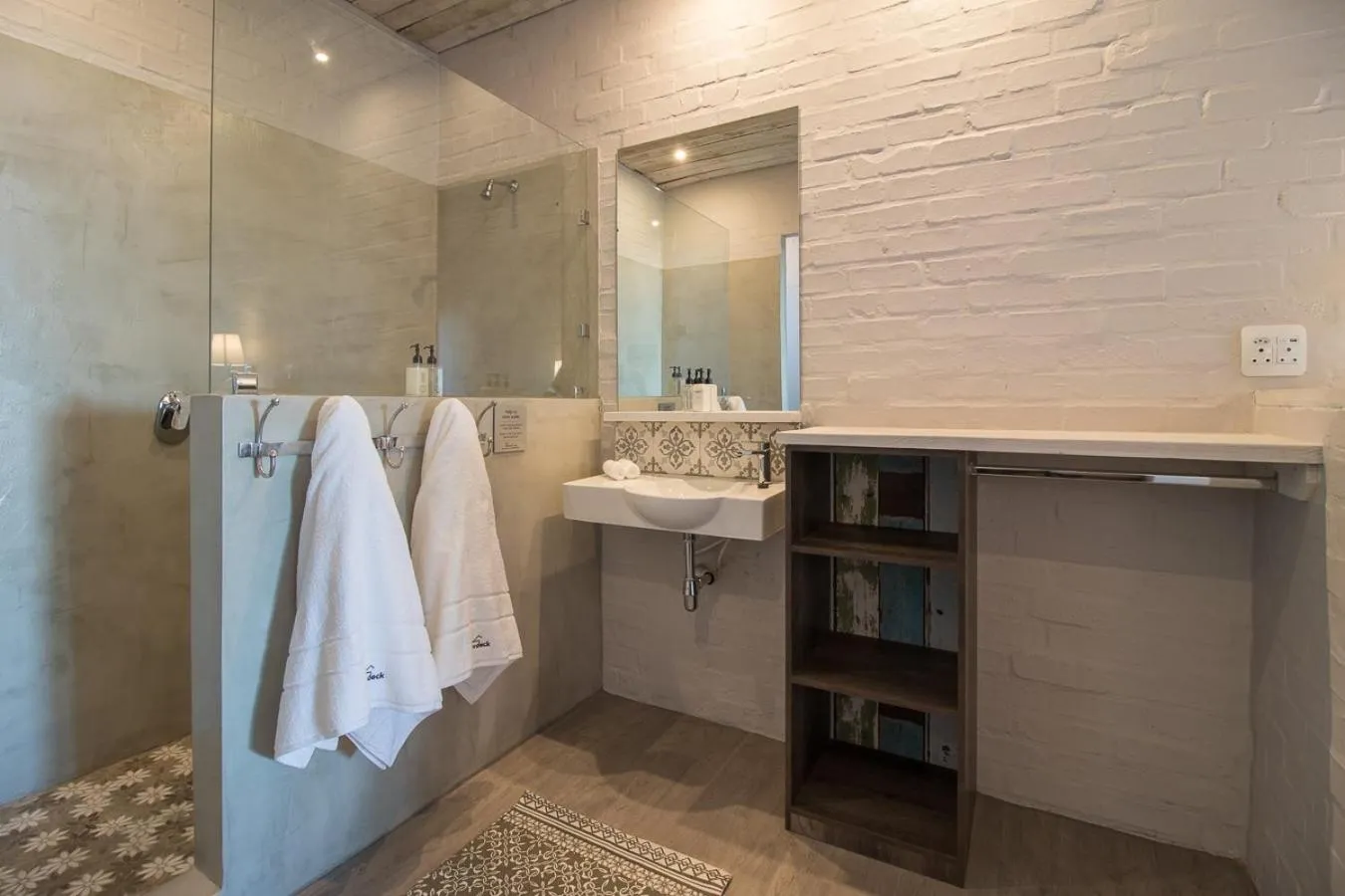 Shower in The Quarter Deck