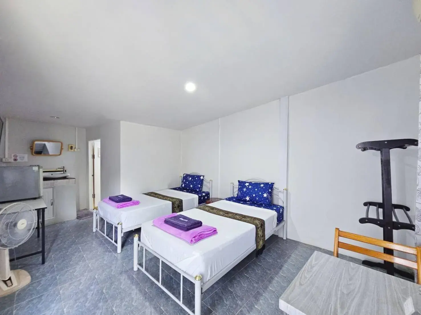 Standard Twin Room in P.California Inter Hostel Standard Twin Room in P.California Inter Hostel