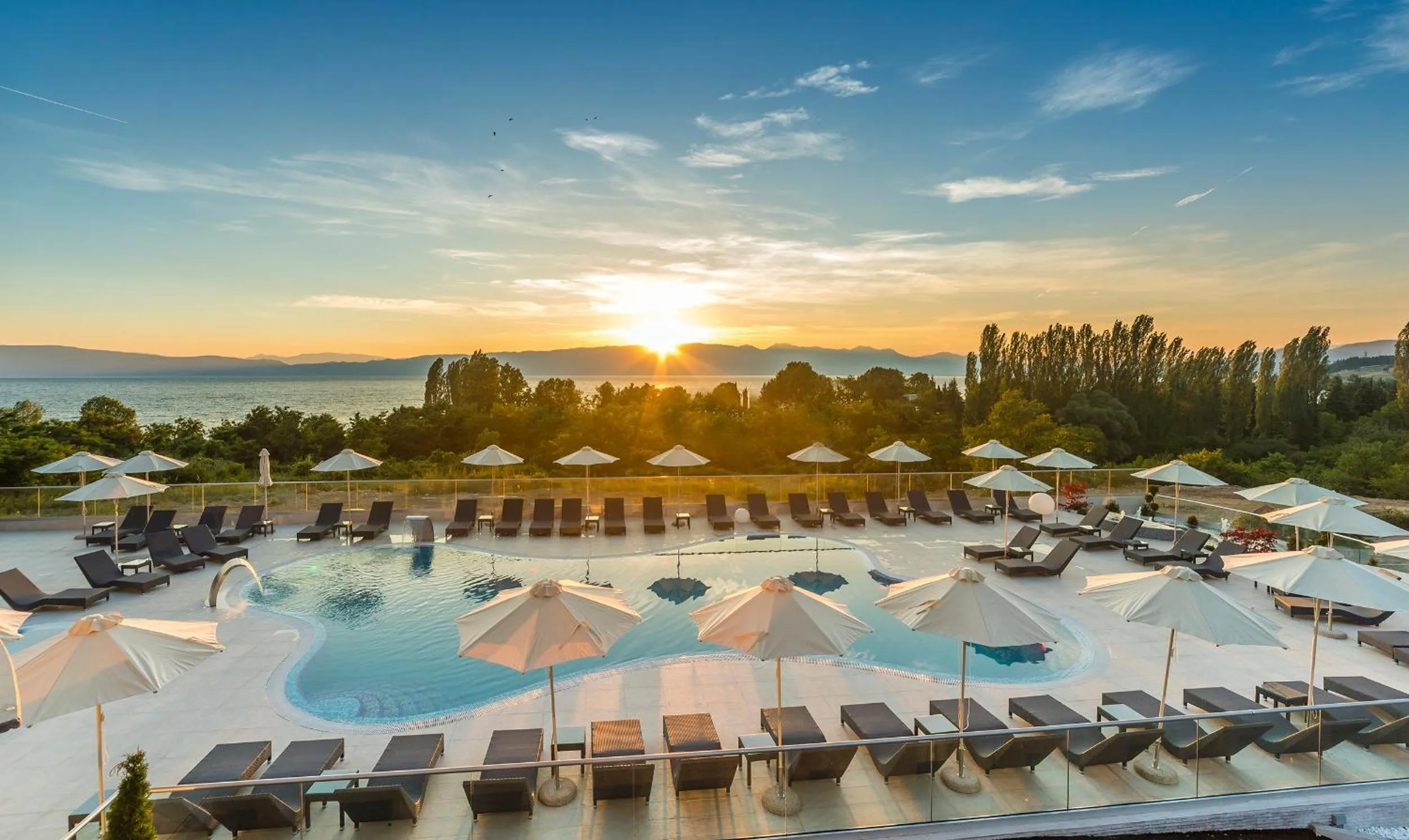 Autumn in Laki Hotel & Spa