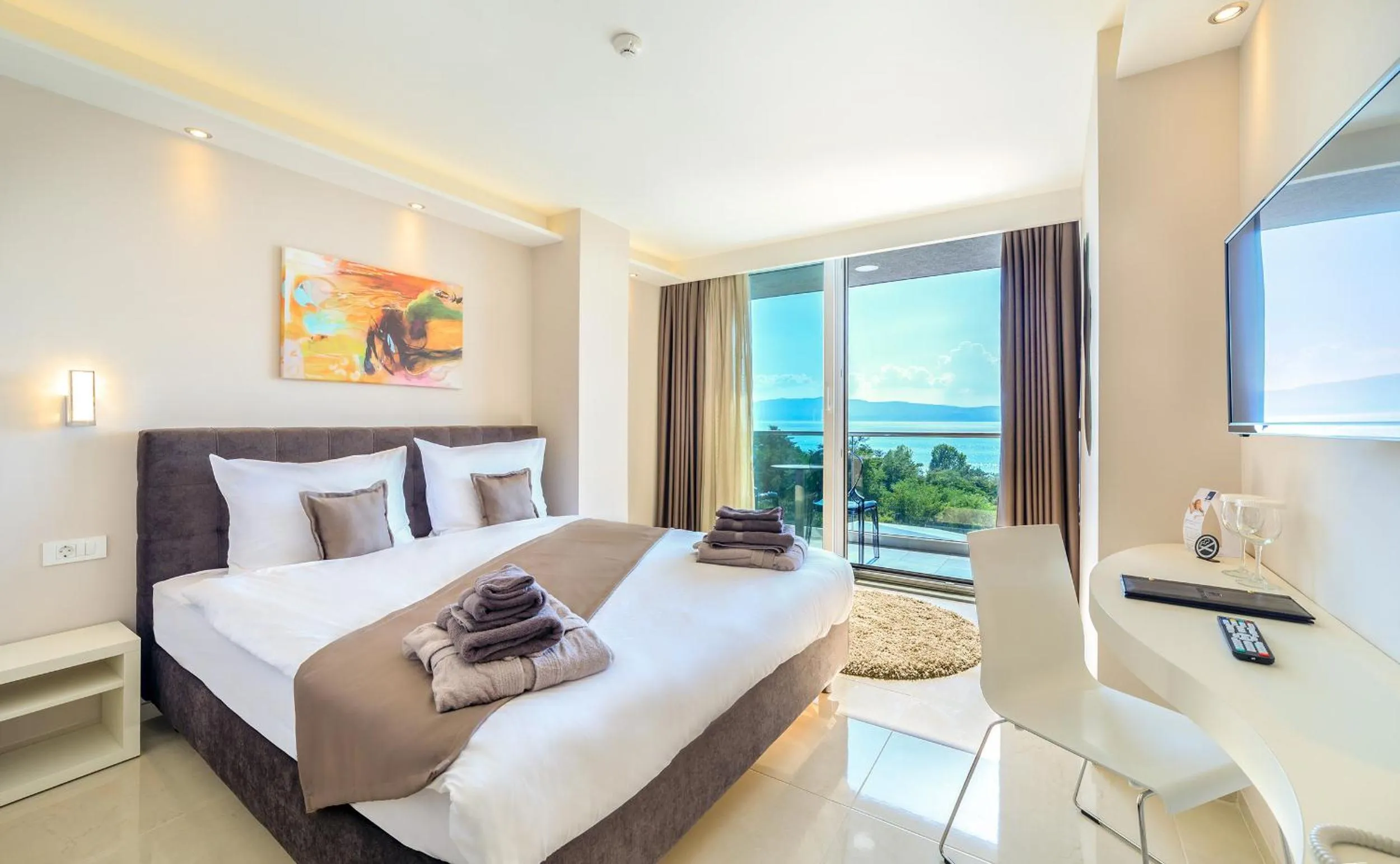 Bed in Laki Hotel & Spa