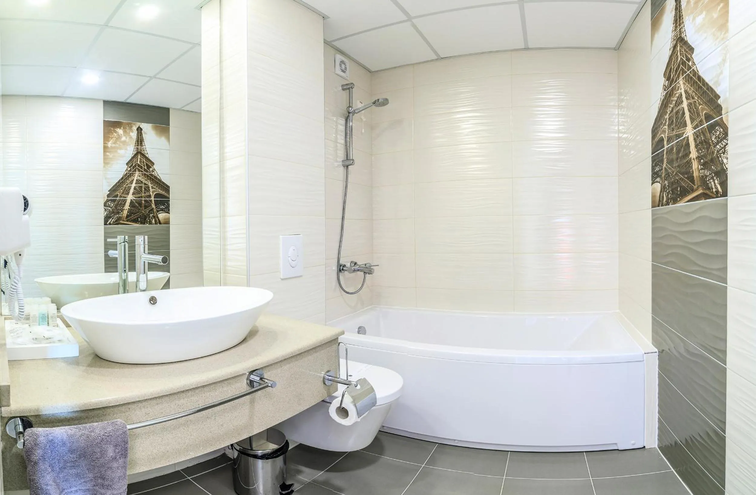 Toilet in Laki Hotel & Spa