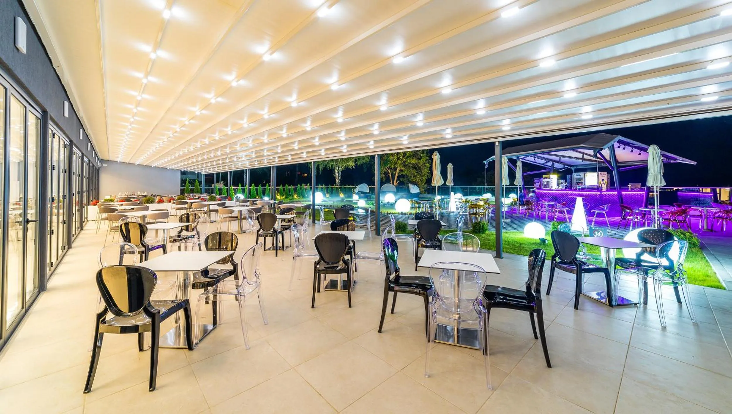 Restaurant/places to eat in Laki Hotel & Spa