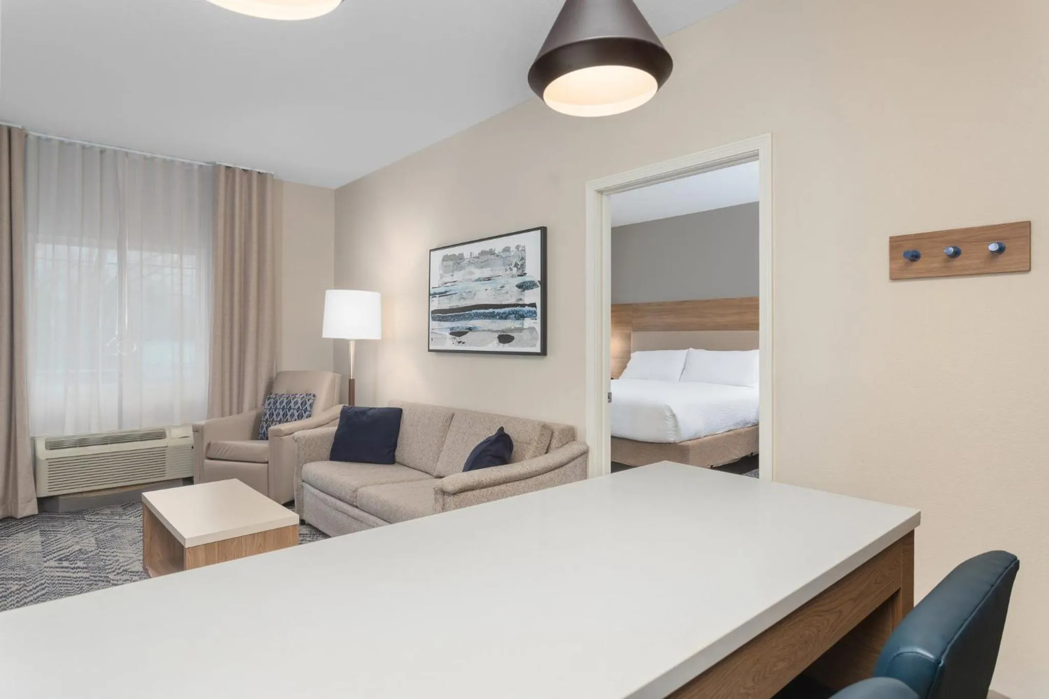 Photo of the whole room, Bed in Candlewood Suites La Crosse by IHG