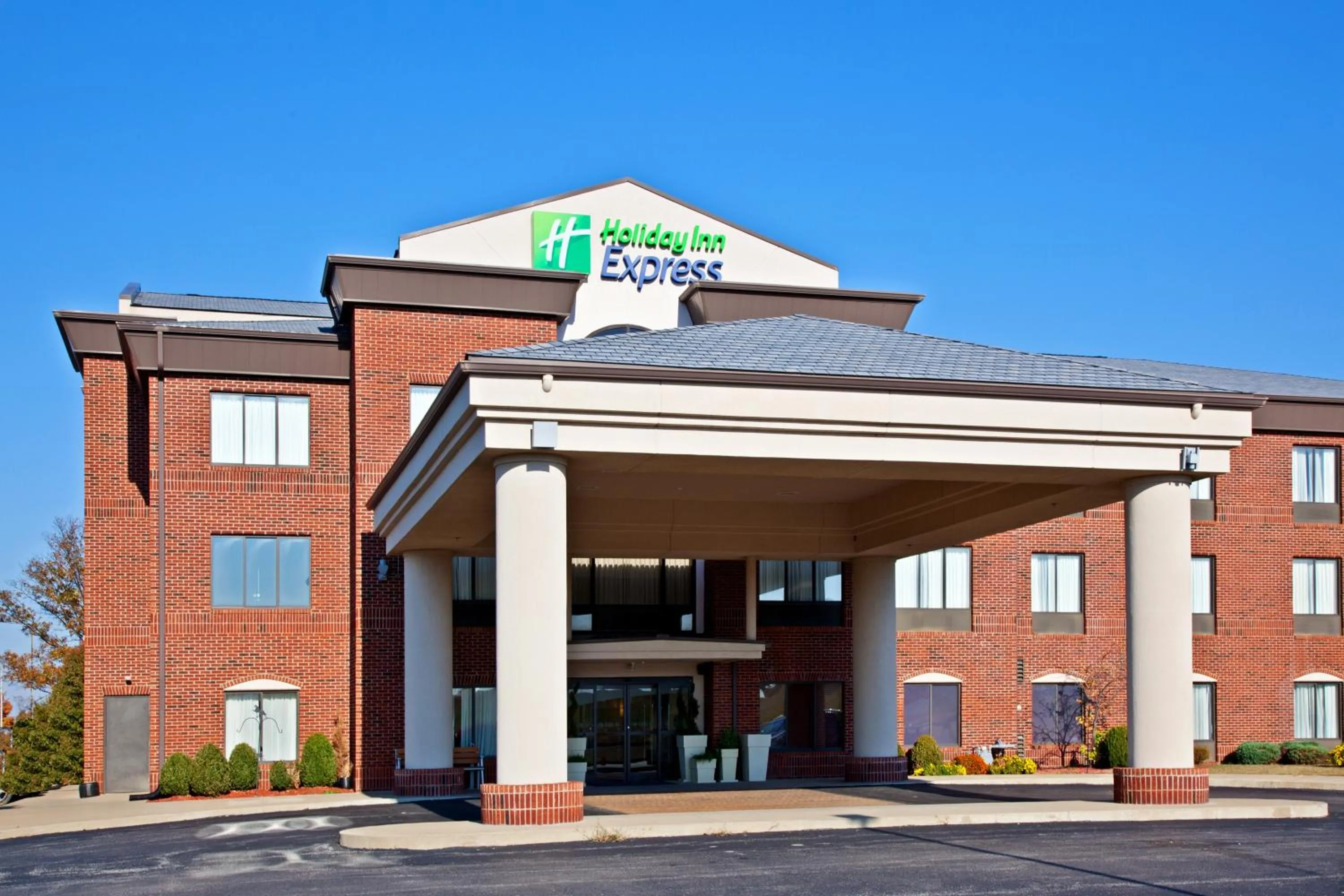 Property building in Holiday Inn Express & Suites Shelbyville by IHG