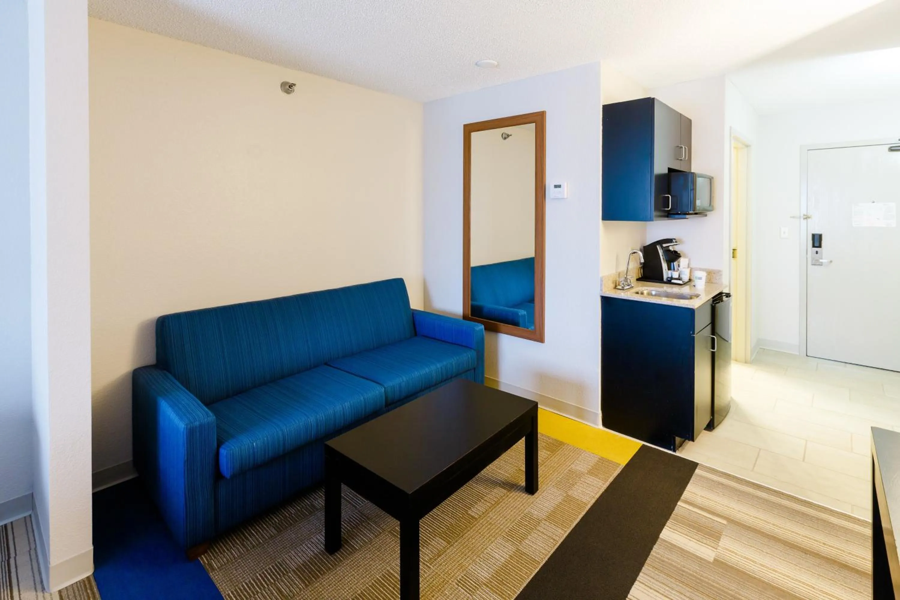 Photo of the whole room in Holiday Inn Express & Suites Shelbyville by IHG