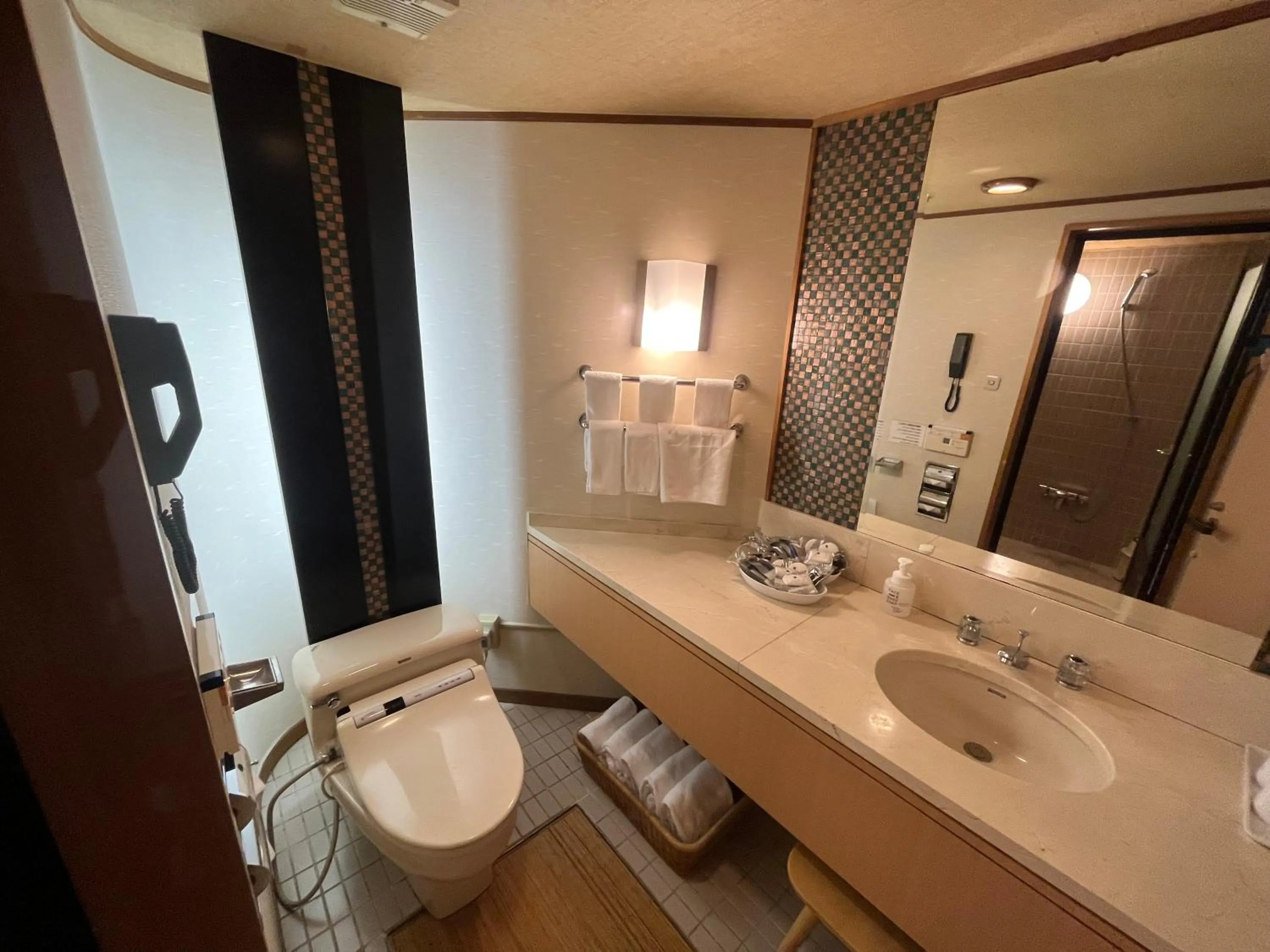 Bathroom in Jasmac Plaza Hotel