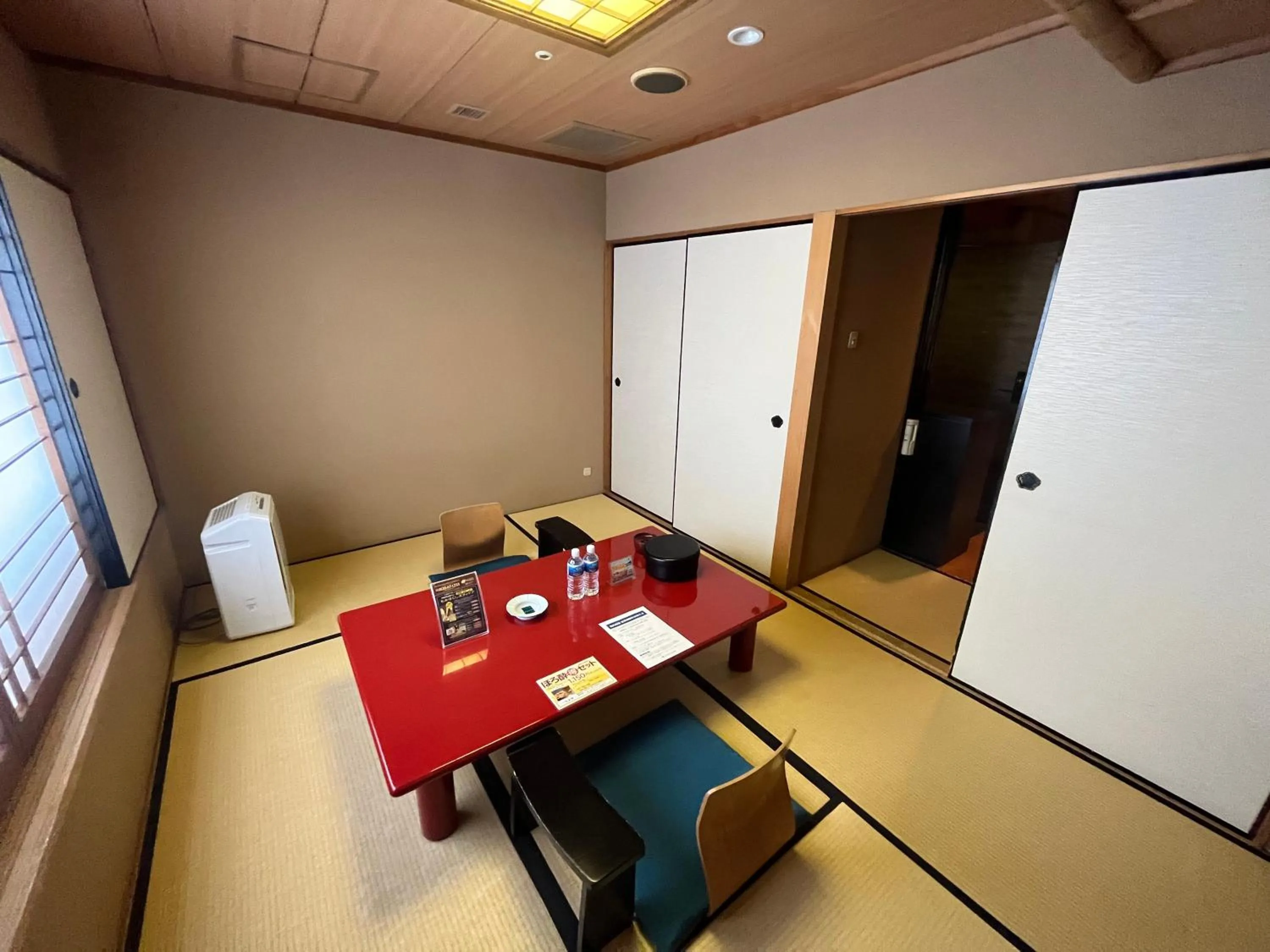 Living room in Jasmac Plaza Hotel