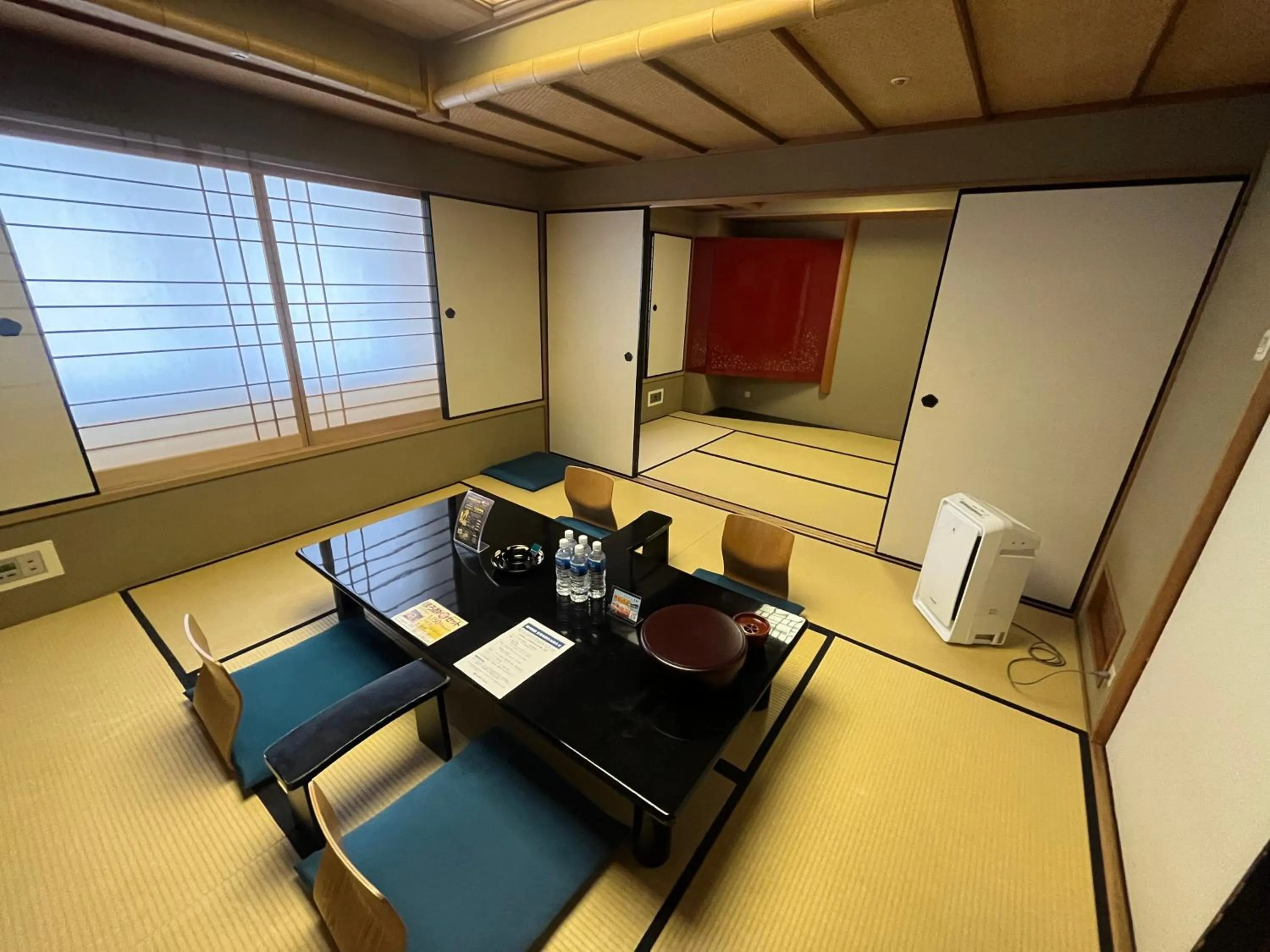 Living room in Jasmac Plaza Hotel