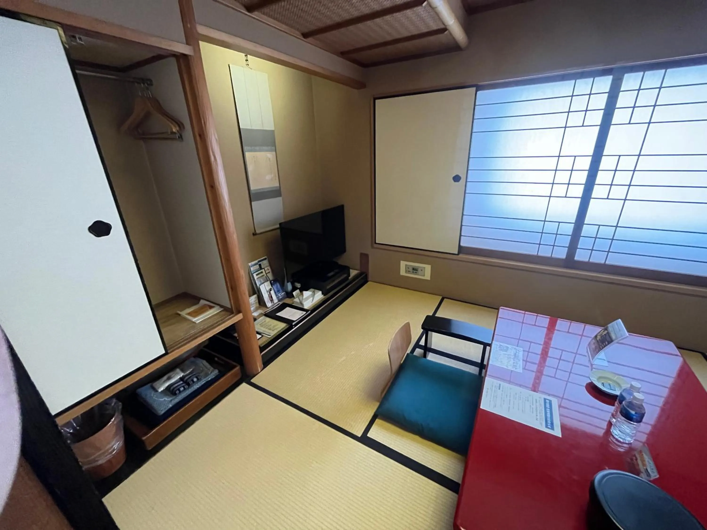 Living room, Bed in Jasmac Plaza Hotel