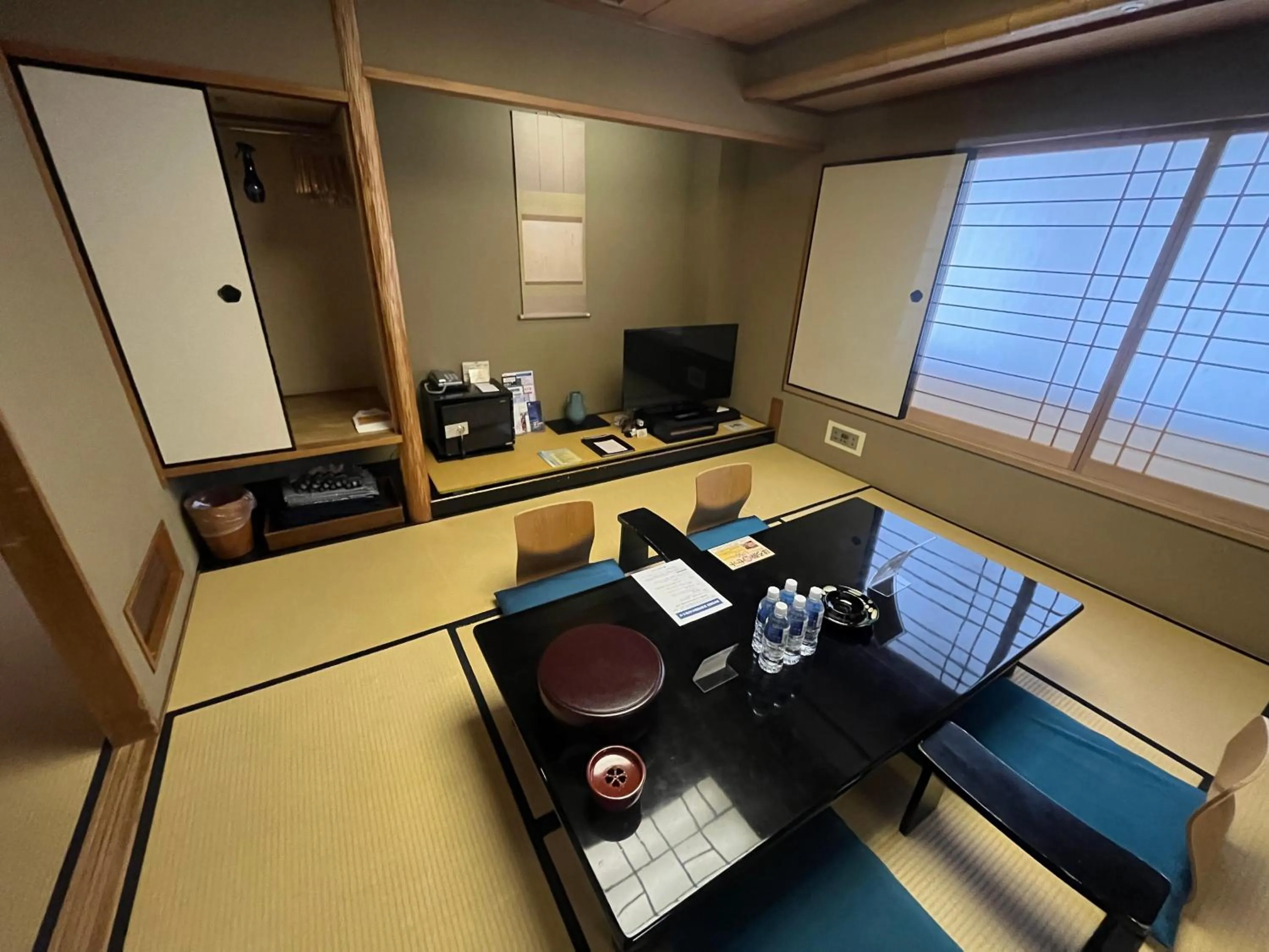 Living room in Jasmac Plaza Hotel