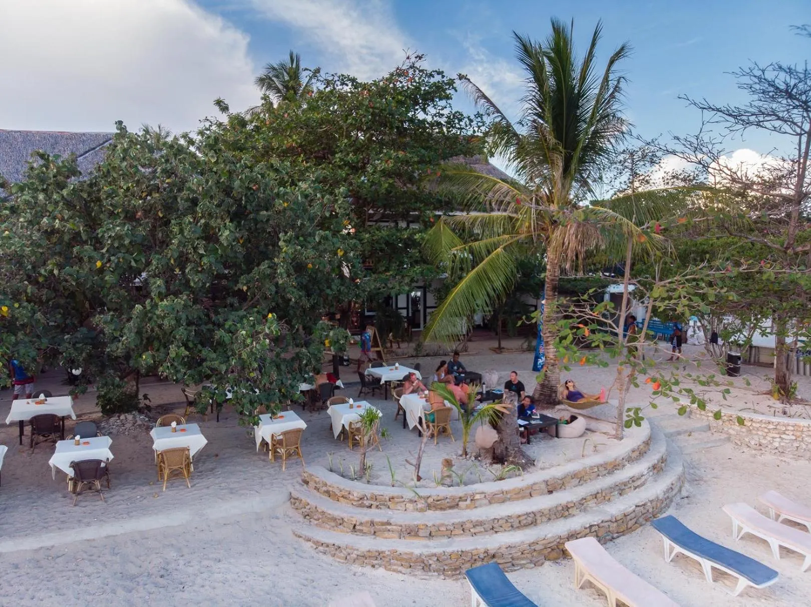 Restaurant/places to eat in Hippocampus Beach Resort