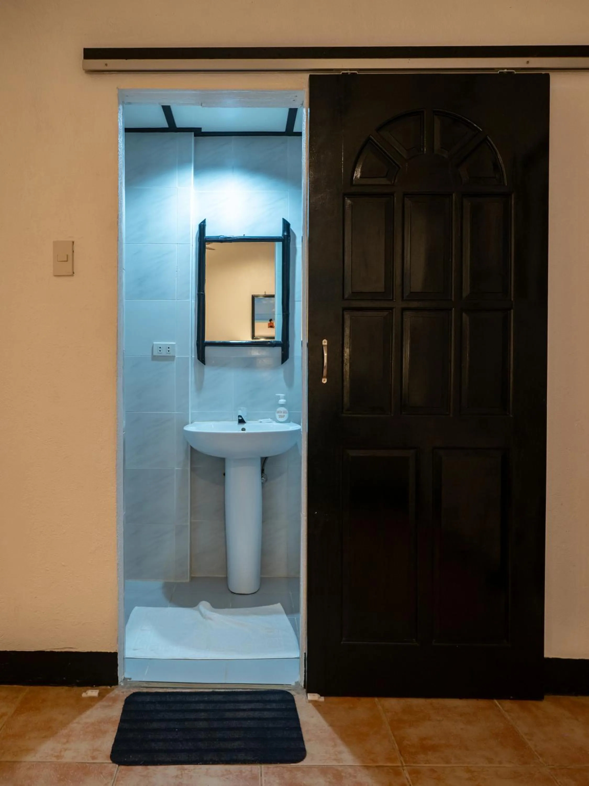 Bathroom in Hippocampus Beach Resort