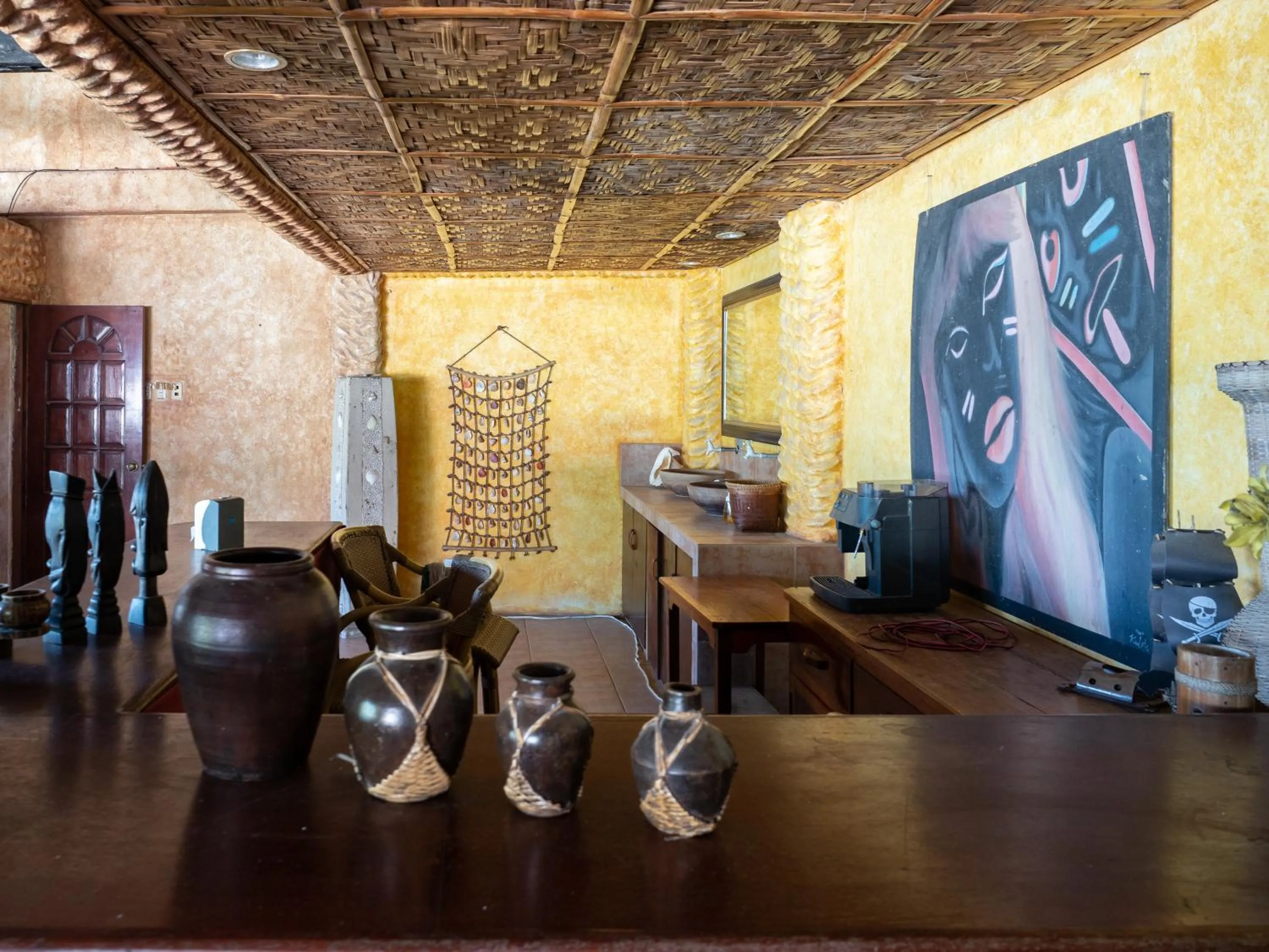 Restaurant/places to eat in Hippocampus Beach Resort