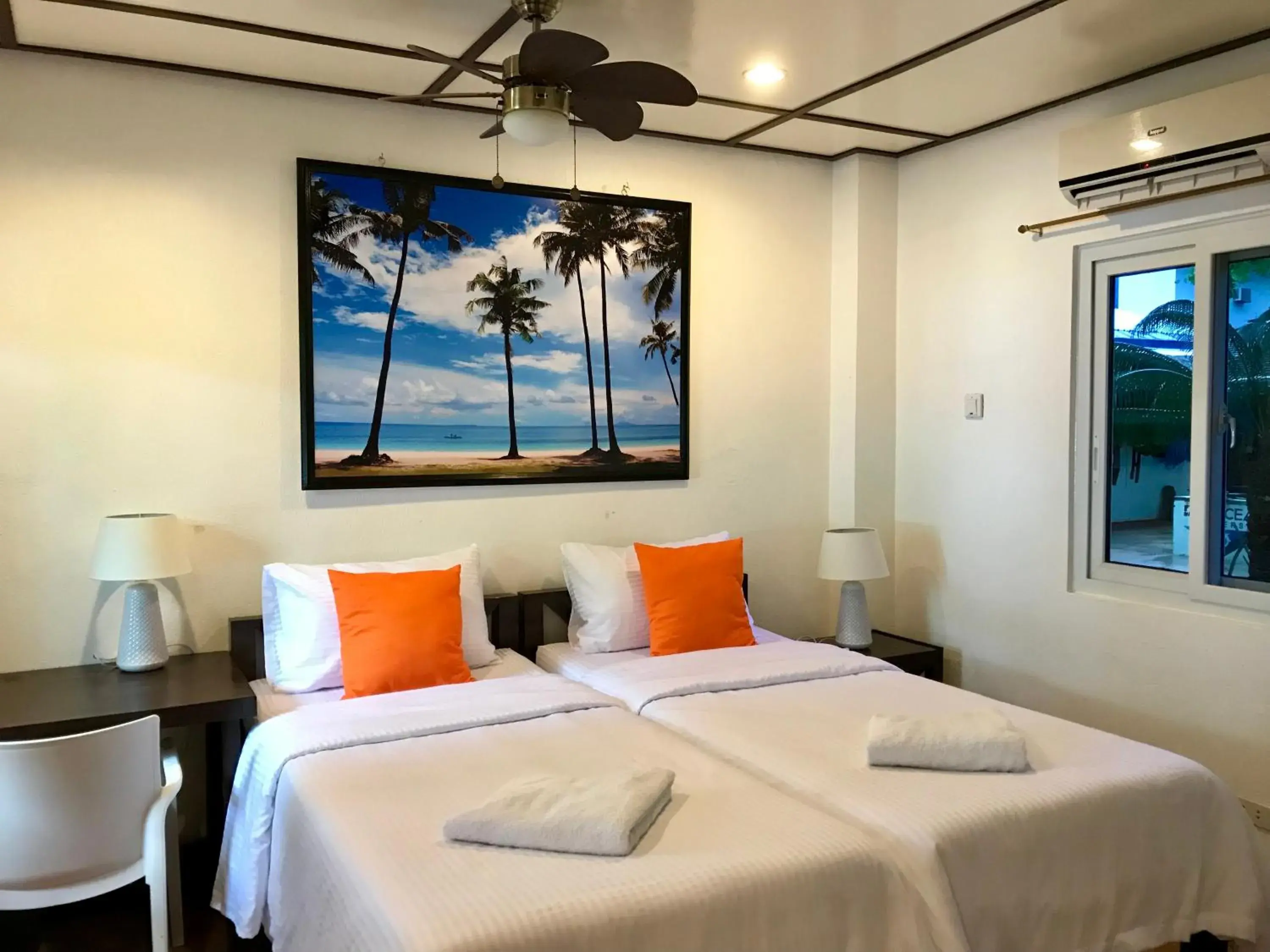 Deluxe Double or Twin Room in Hippocampus Beach Resort Deluxe Double or Twin Room in Hippocampus Beach Resort