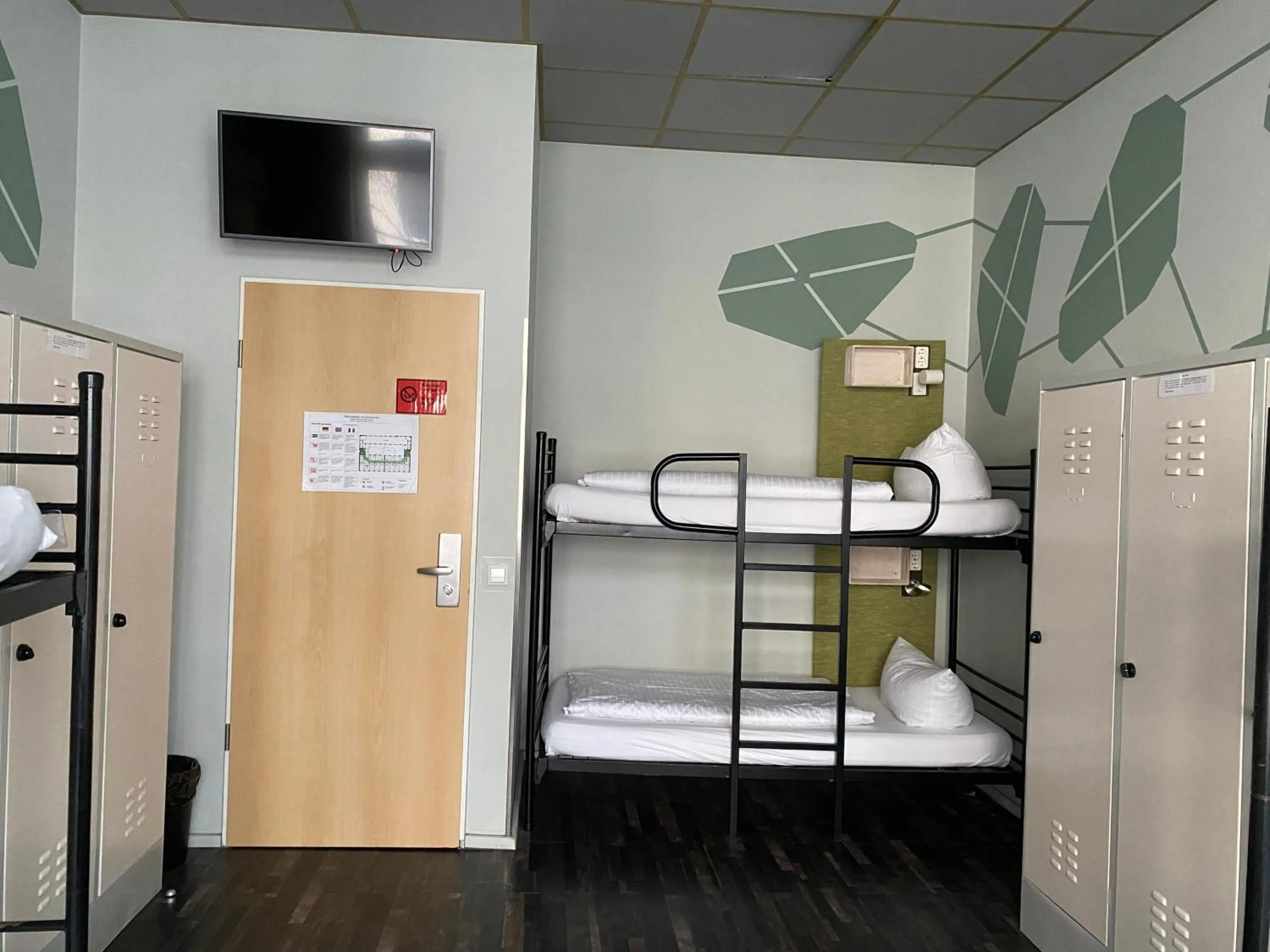 bunk bed, Bed in Singer109 Hostel, Hotel & Apartment