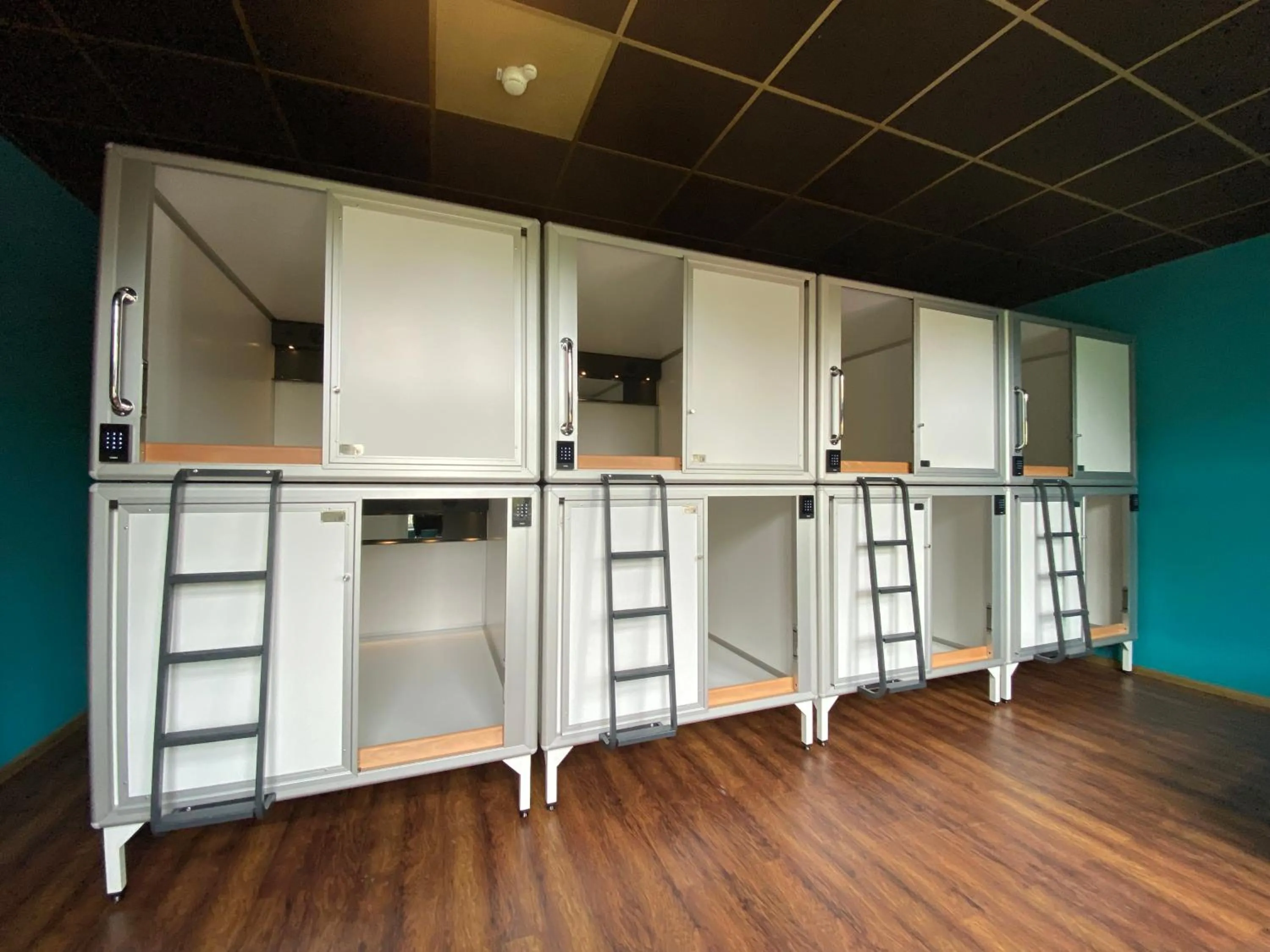 bunk bed in Singer109 Hostel, Hotel & Apartment