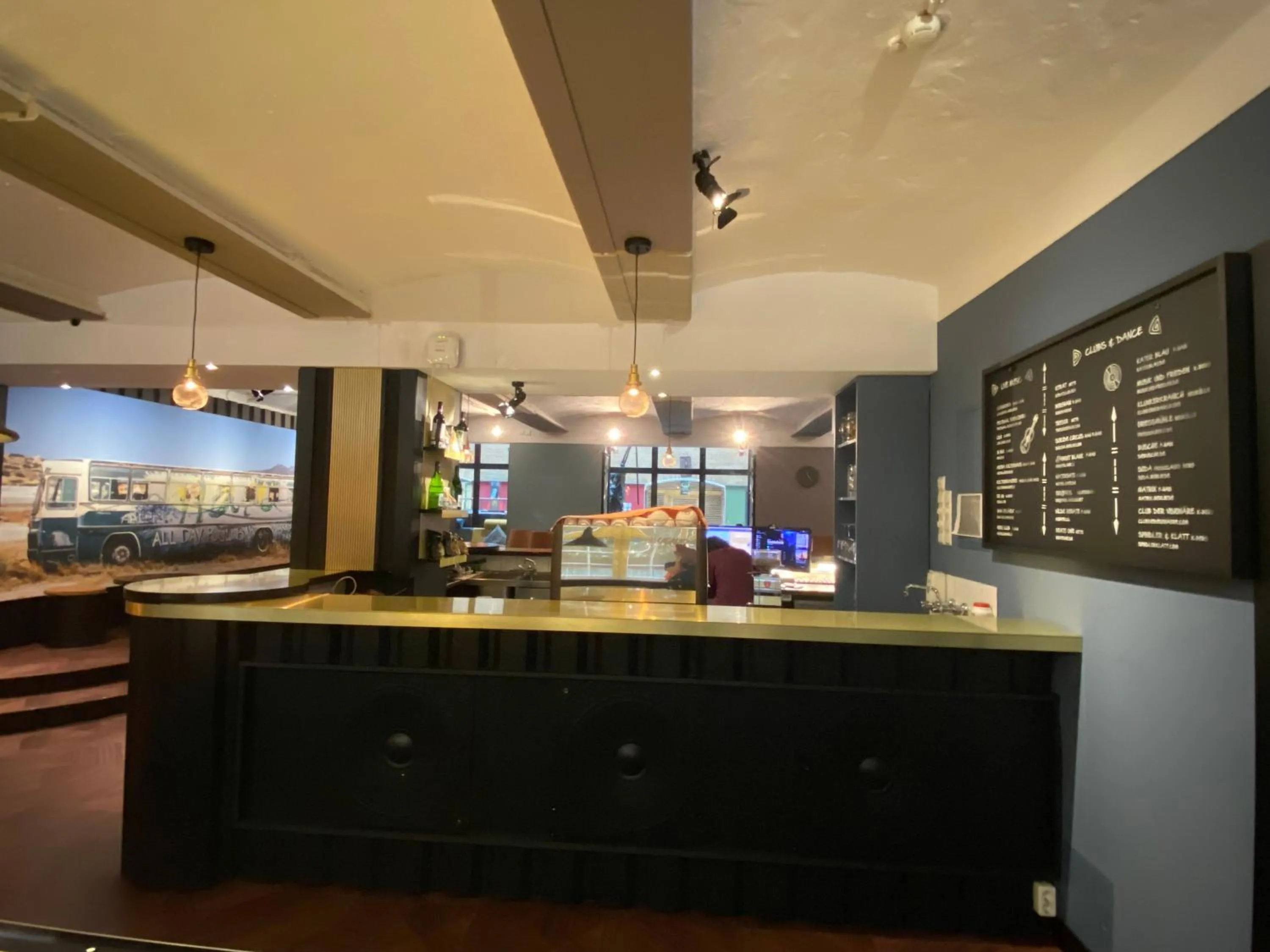 Lobby or reception in Singer109 Hostel, Hotel & Apartment