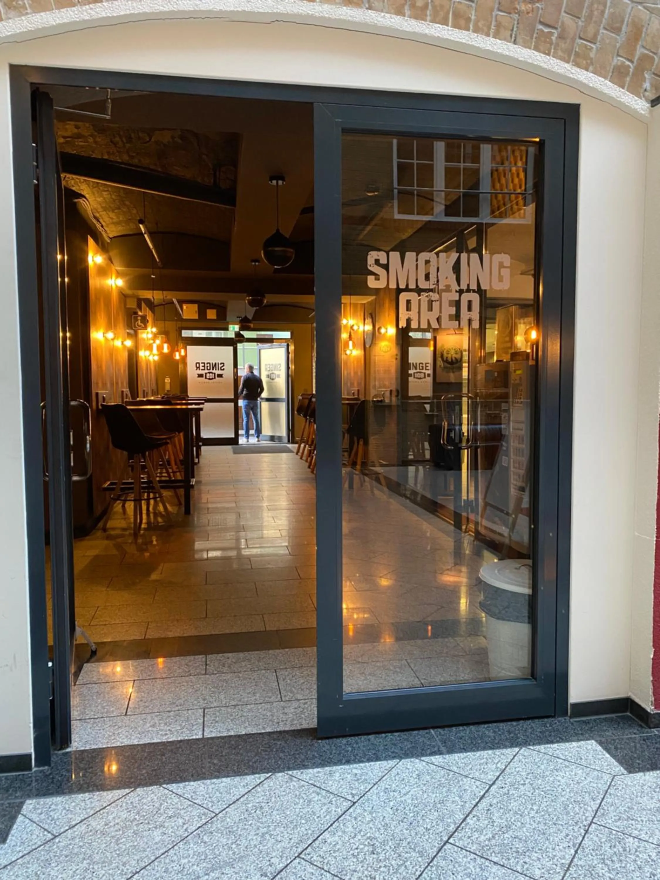 Lobby or reception in Singer109 Hostel, Hotel & Apartment