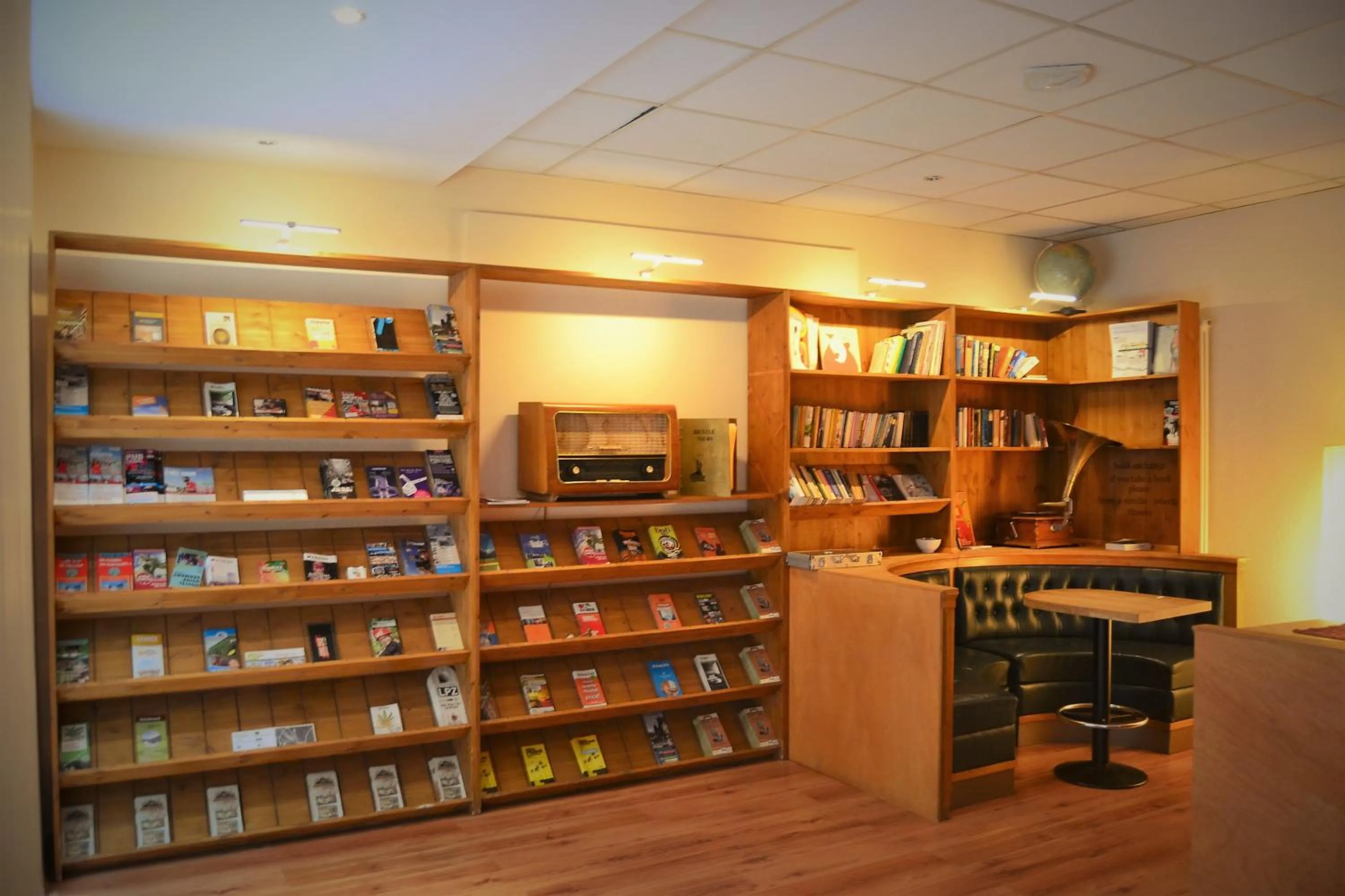Library in Singer109 Hostel, Hotel & Apartment