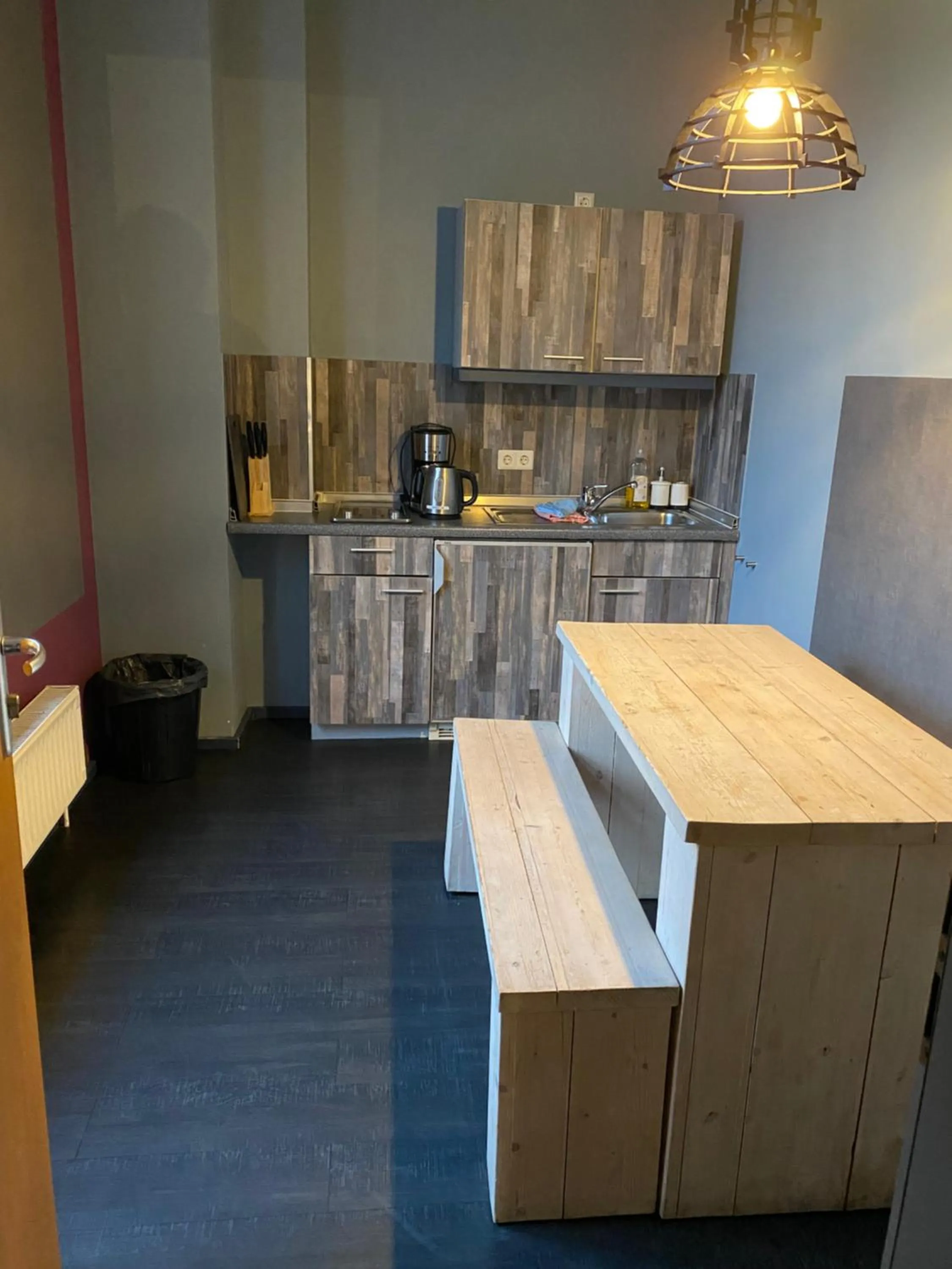 Kitchen or kitchenette in Singer109 Hostel, Hotel & Apartment