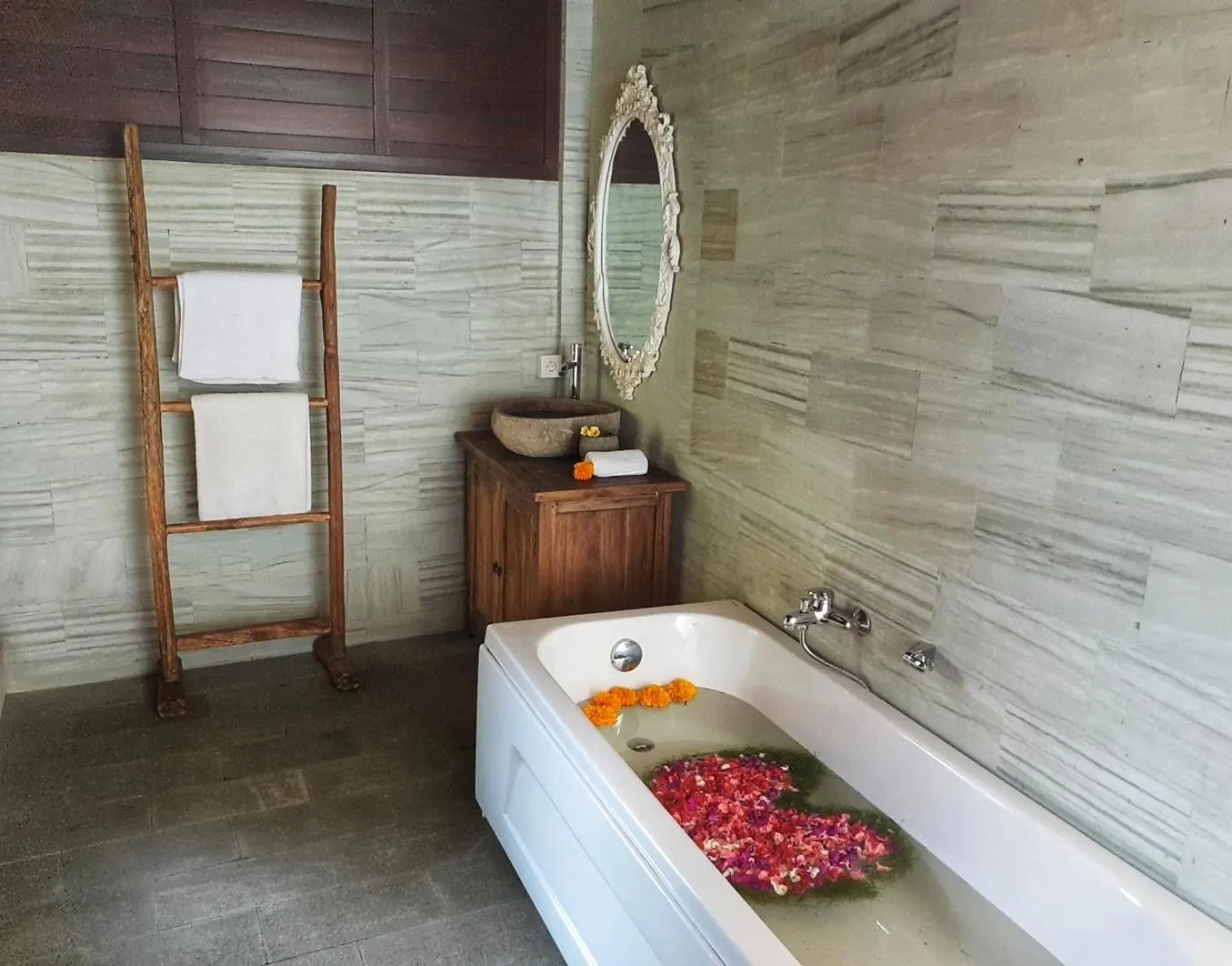 Bathroom in Secluded Jungle Villa