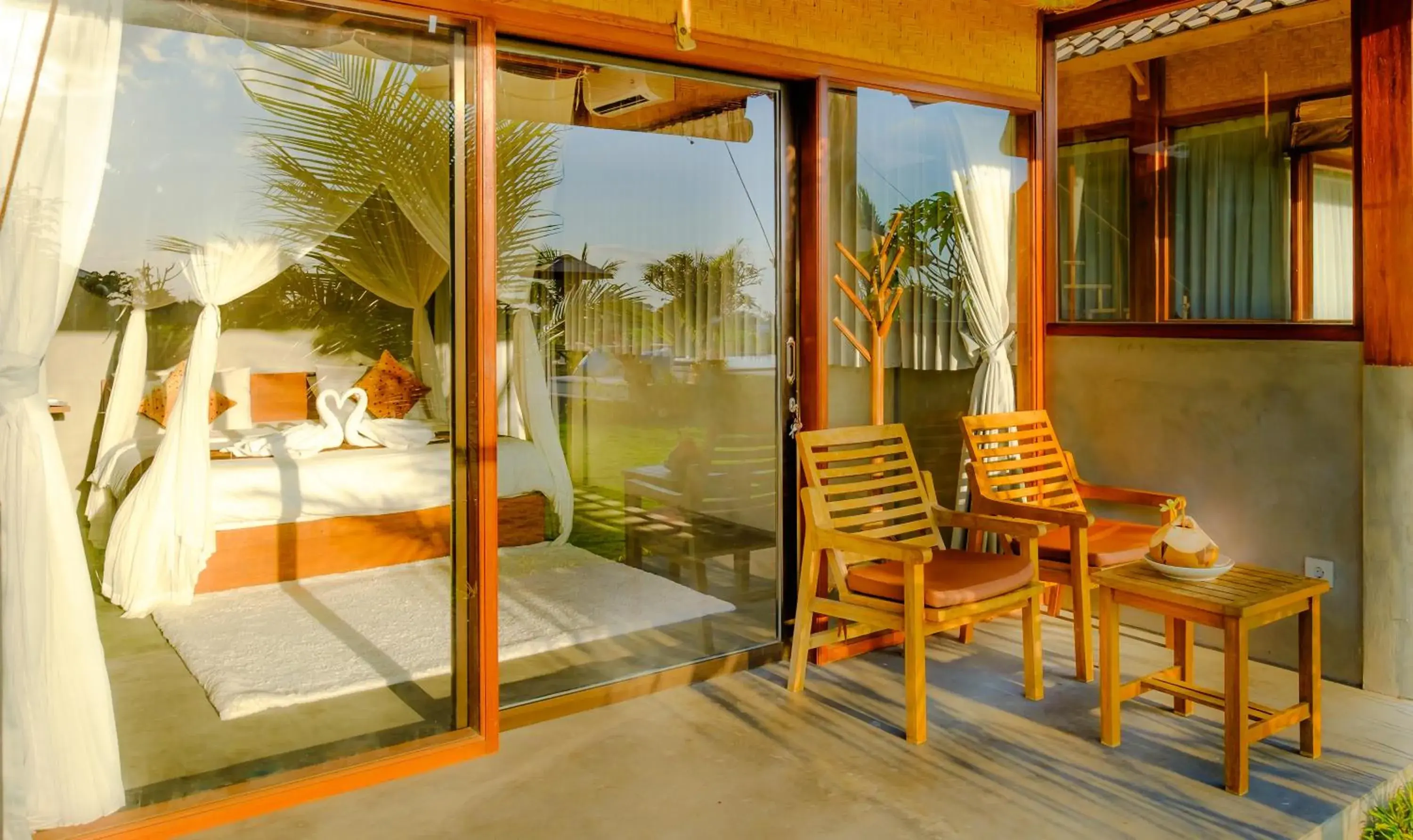 King Room with Pool View in Canggu Wooden Green Paradise King Room with Pool View in Canggu Wooden Green Paradise