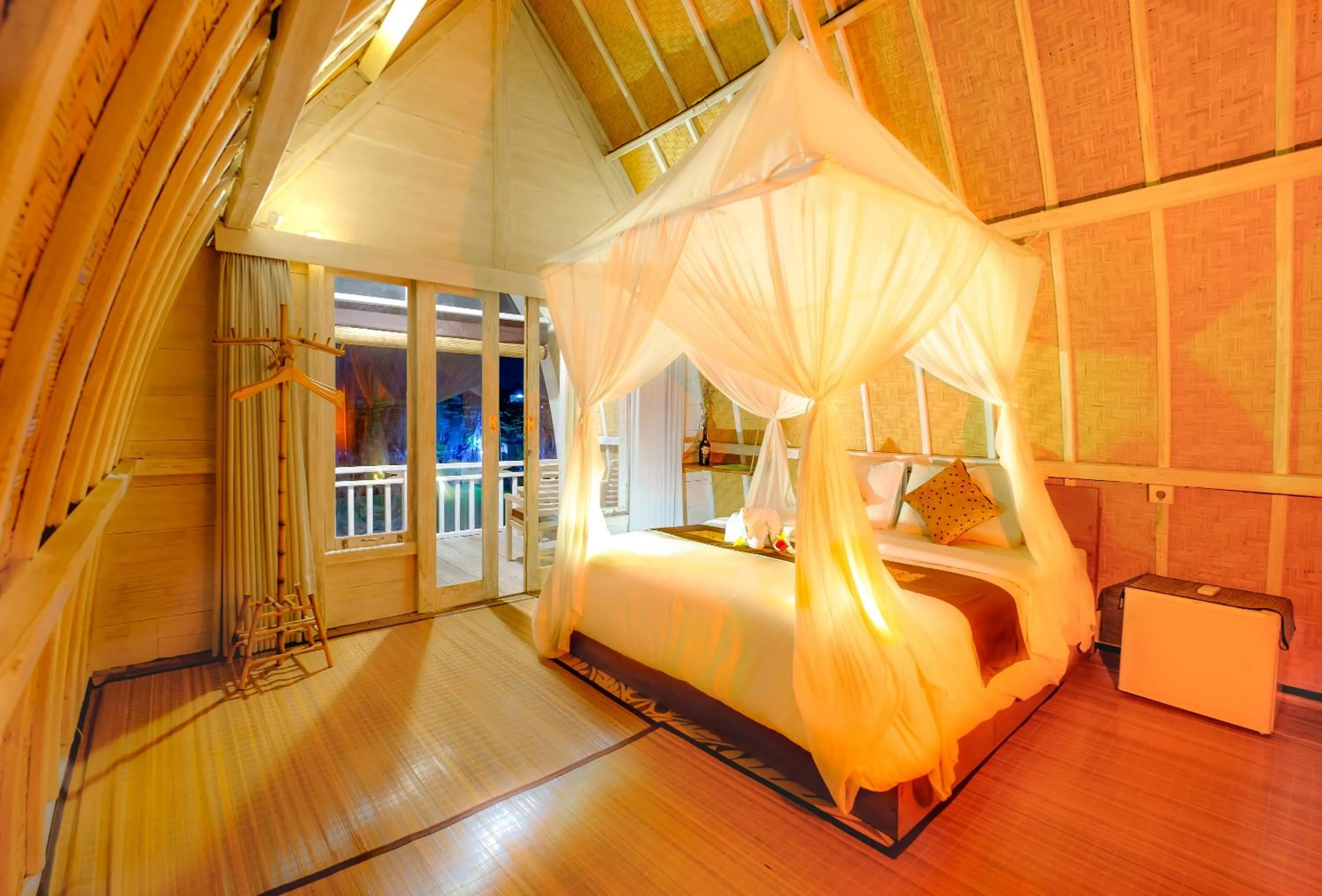 King Room with Balcony in Canggu Wooden Green Paradise