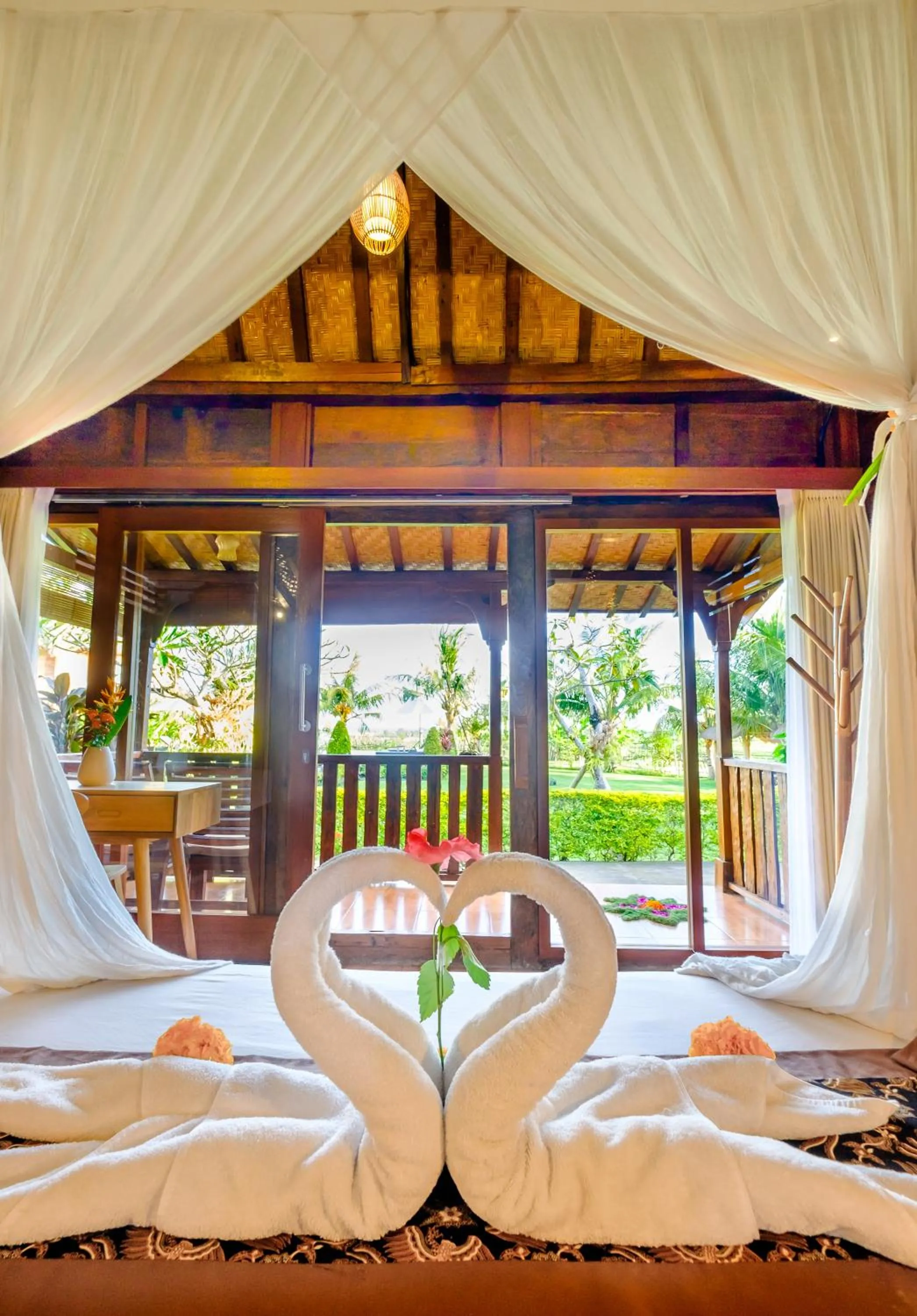 Photo of the whole room, Bed in Canggu Wooden Green Paradise