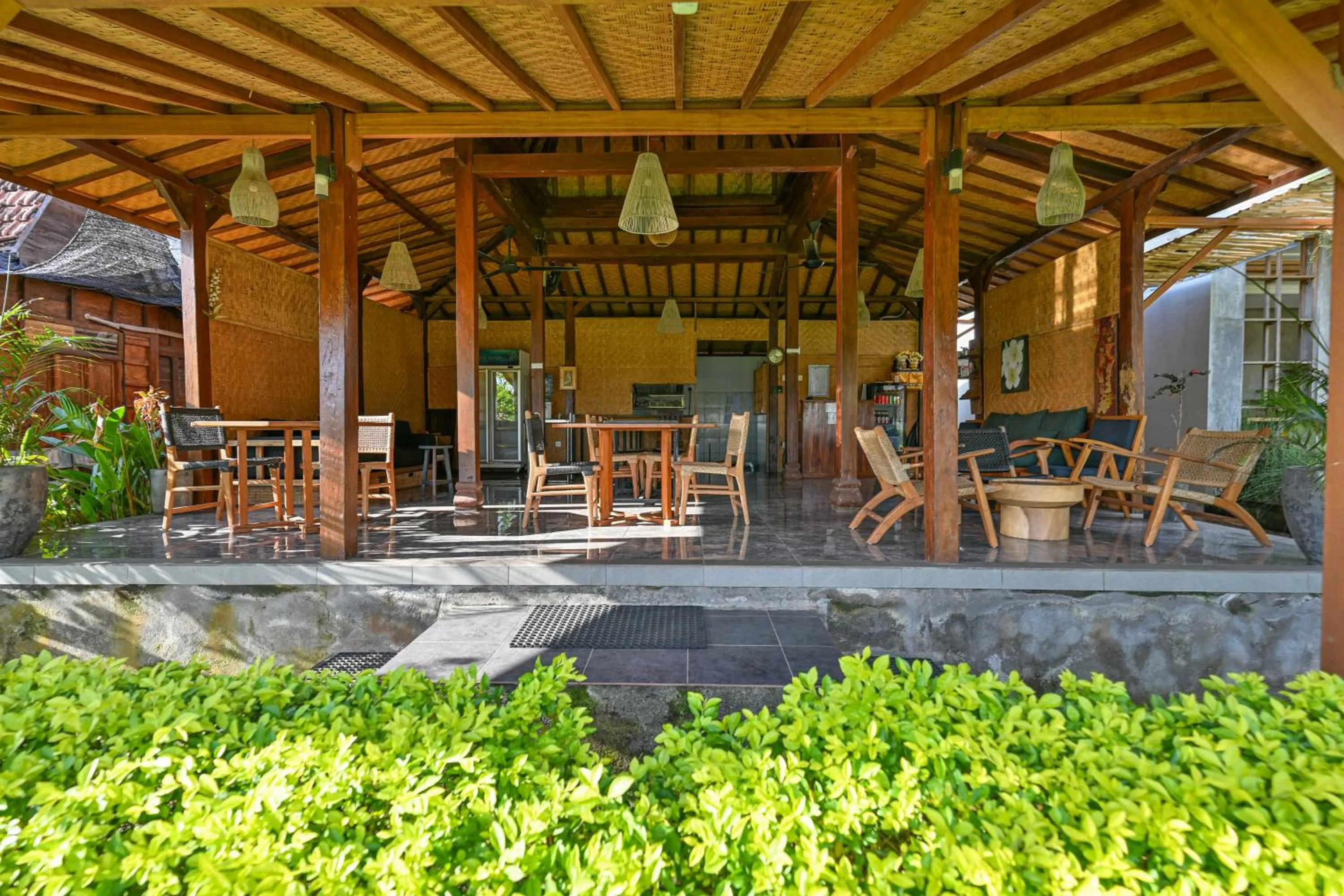 Restaurant/places to eat in Canggu Wooden Green Paradise