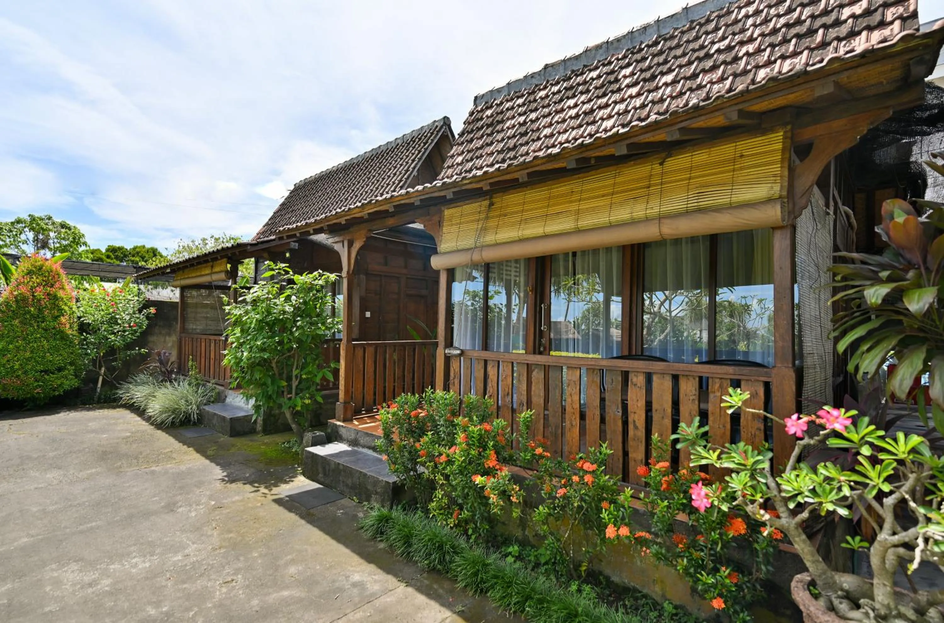 Property building in Canggu Wooden Green Paradise