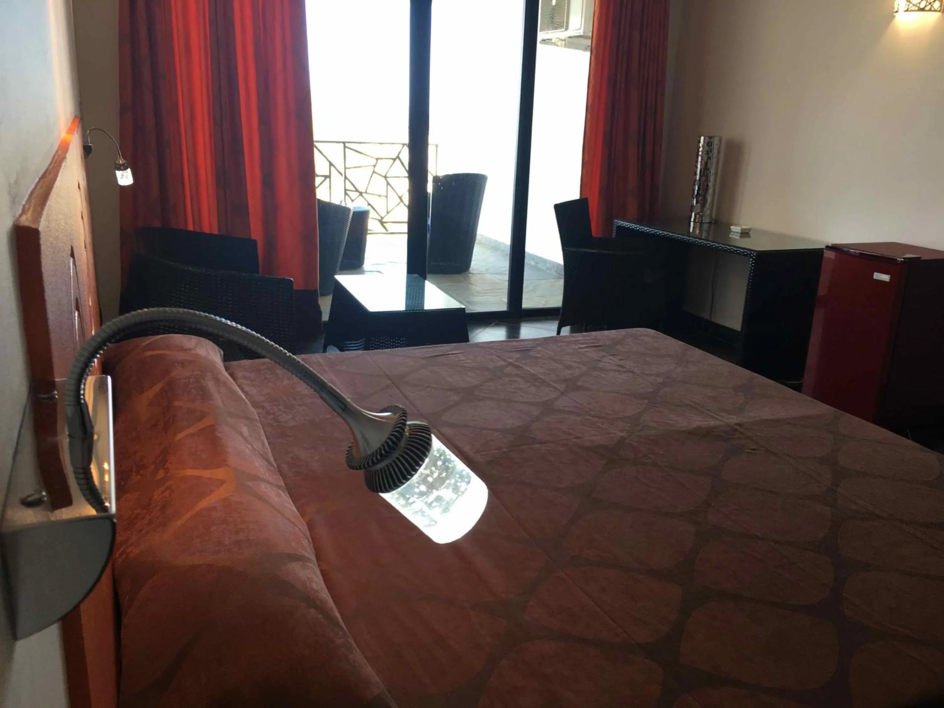 Balcony/Terrace, Bed in Hotel de la Poste