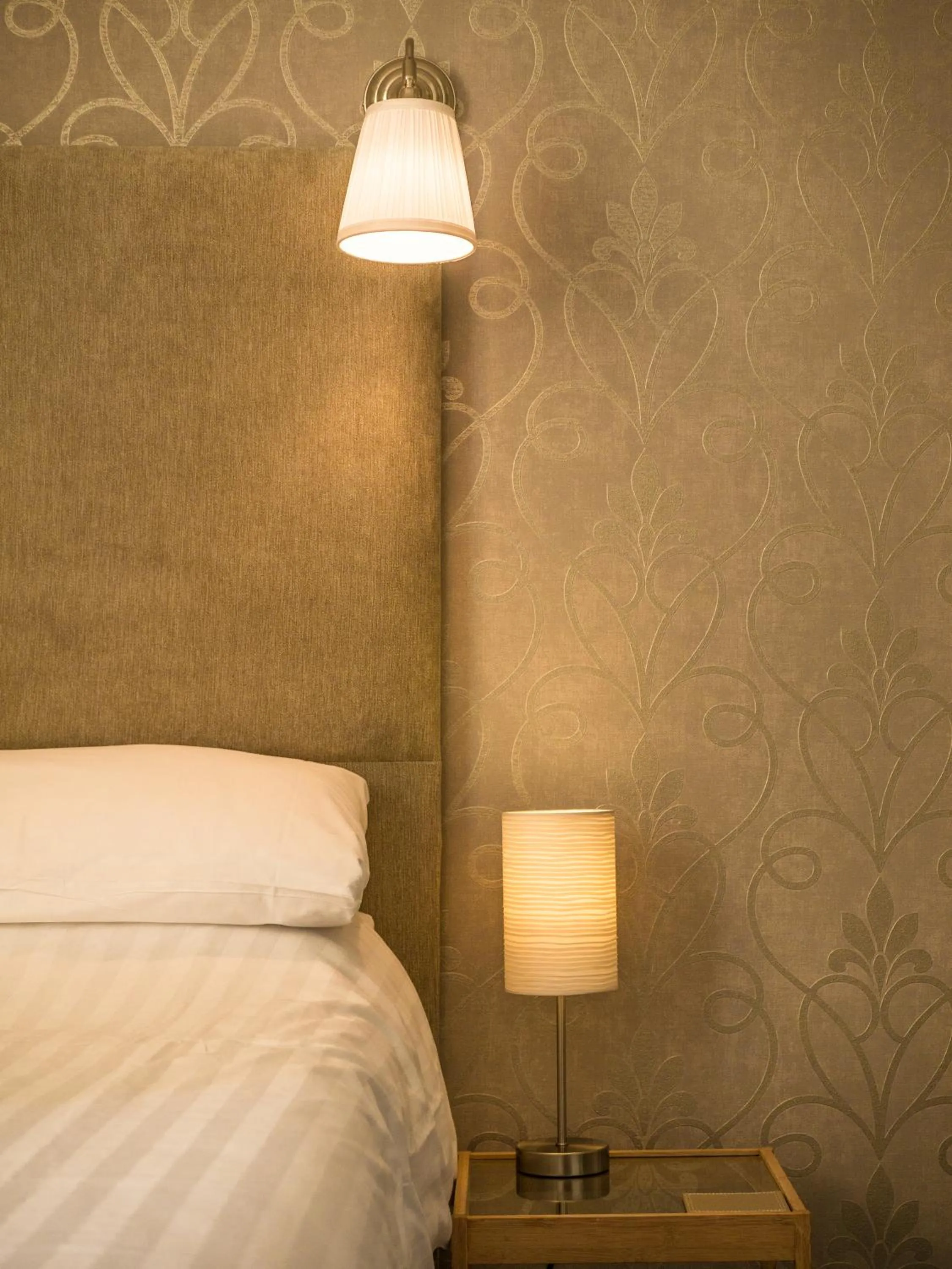 Bedroom, Bed in The Grafton Guest House