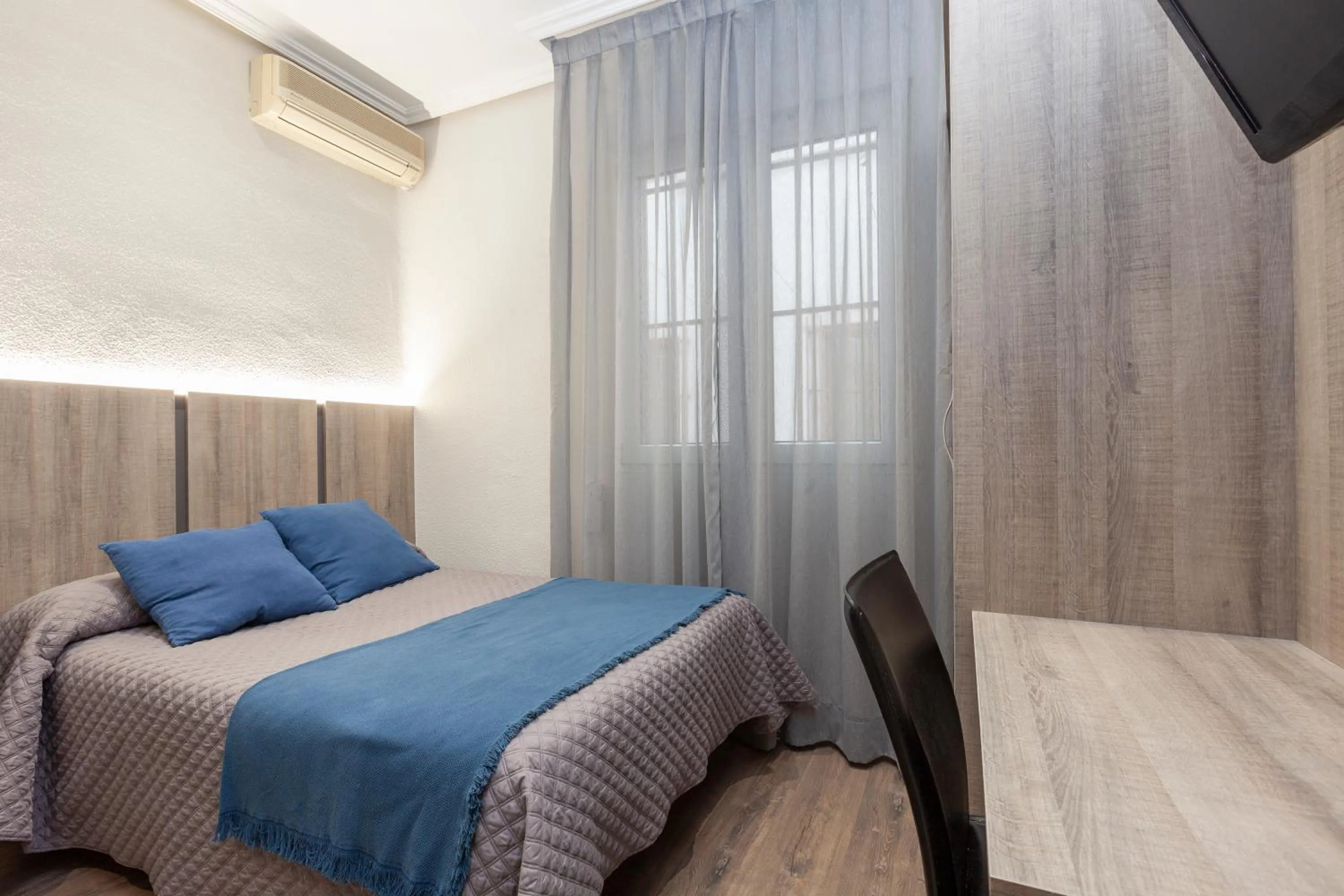 Photo of the whole room, Bed in Hostal María Luisa