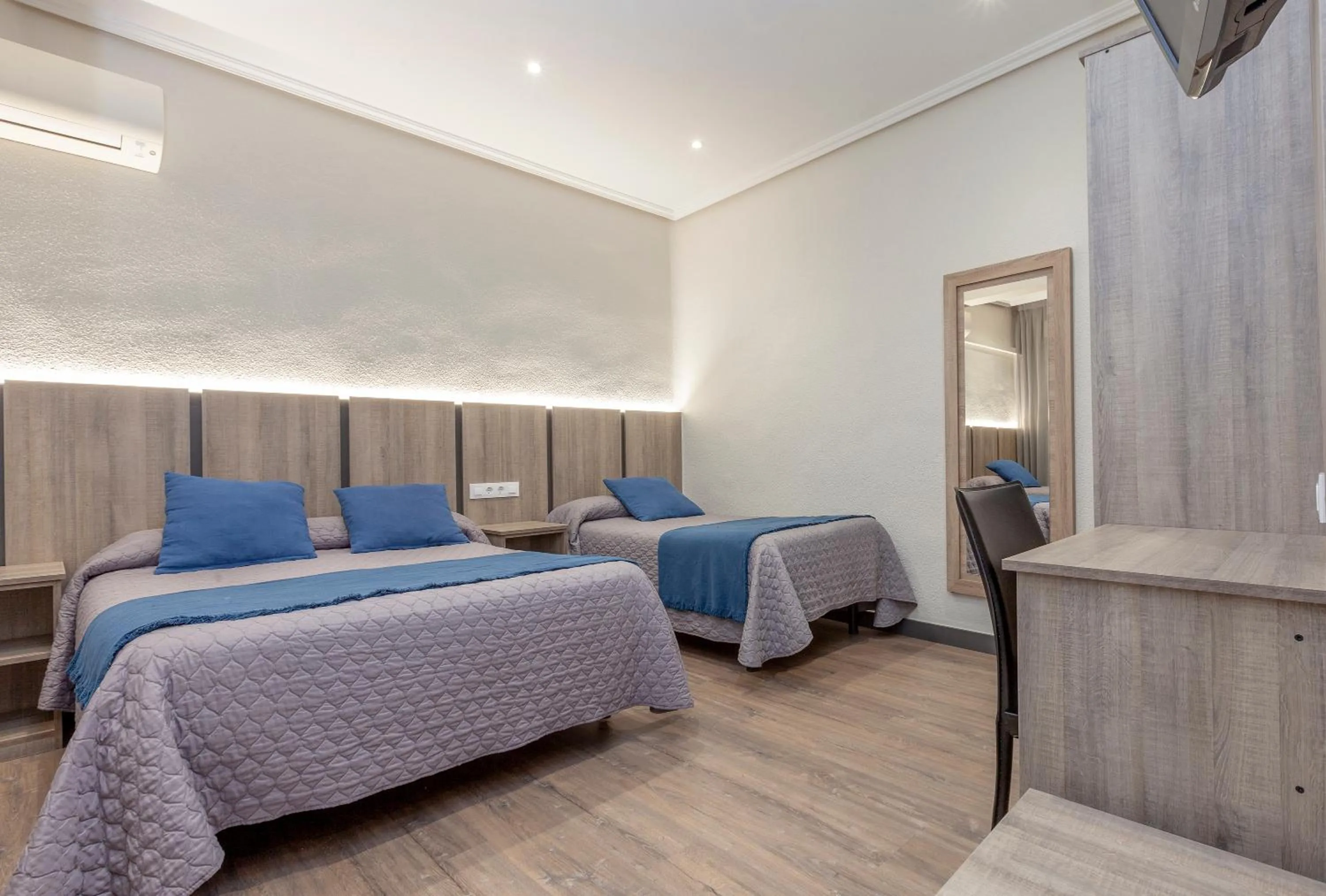 Photo of the whole room, Bed in Hostal María Luisa