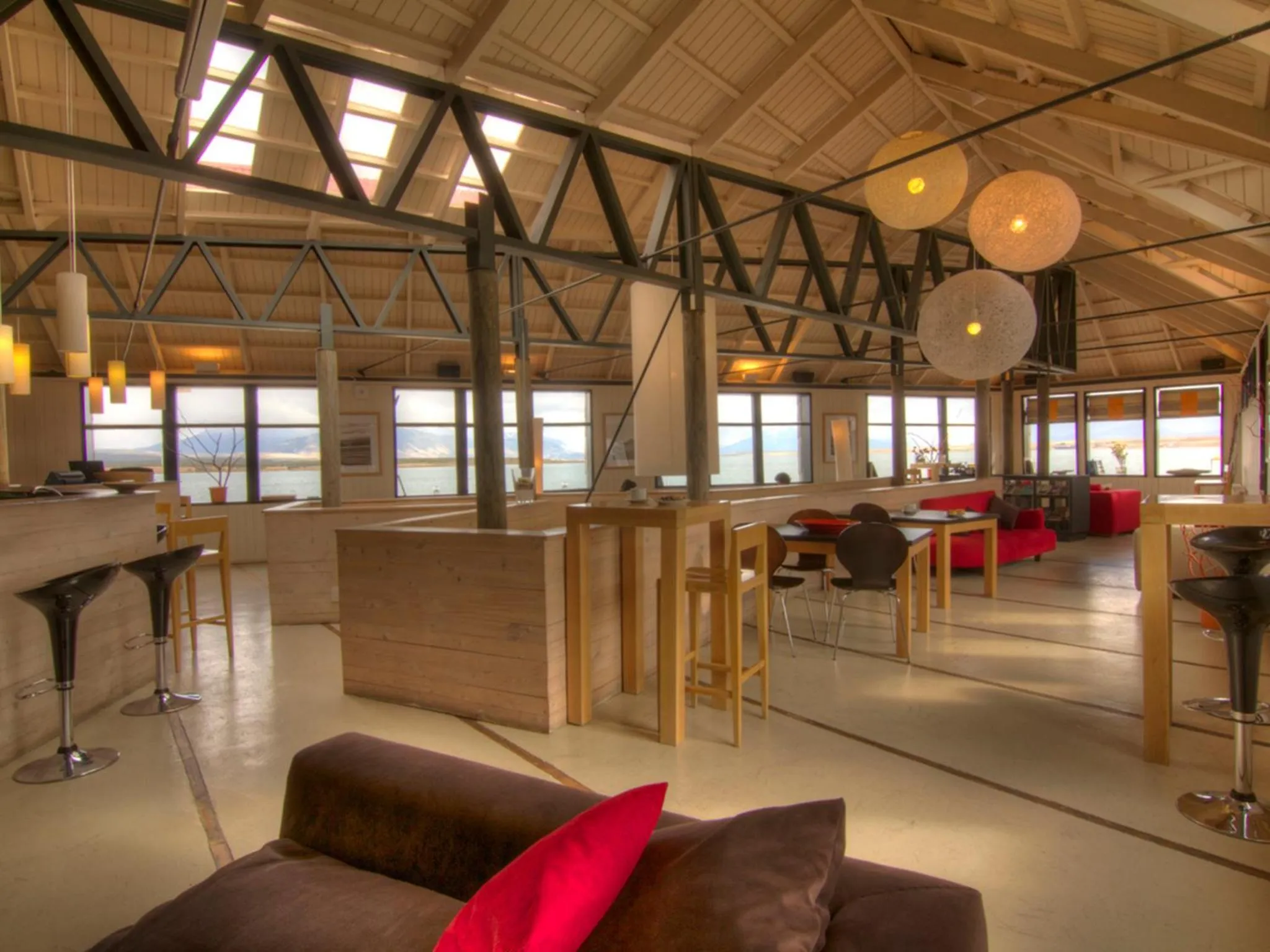 Lounge or bar in NOI Indigo Patagonia