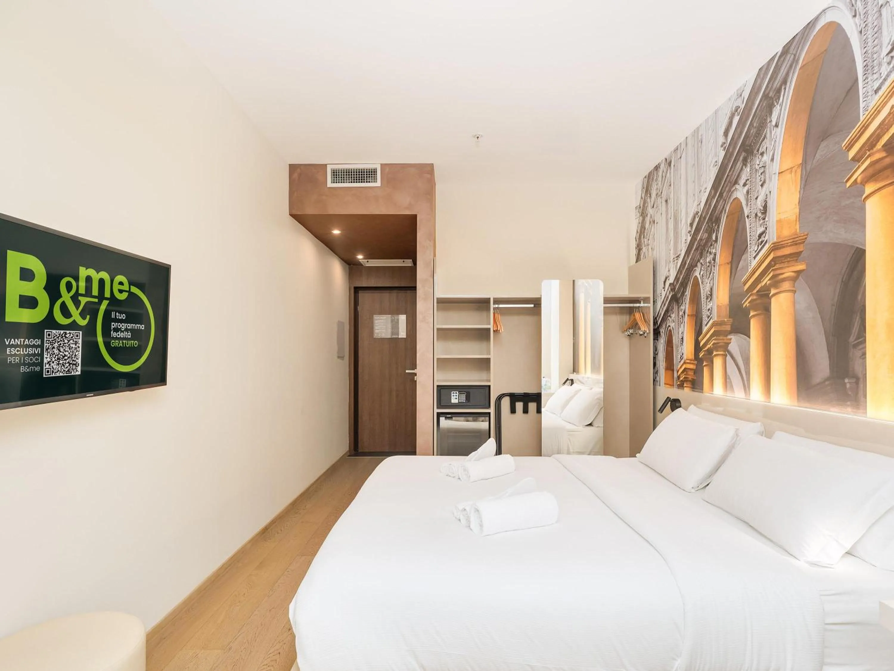 Photo of the whole room, Bed in B&B Hotel Milano Central Station