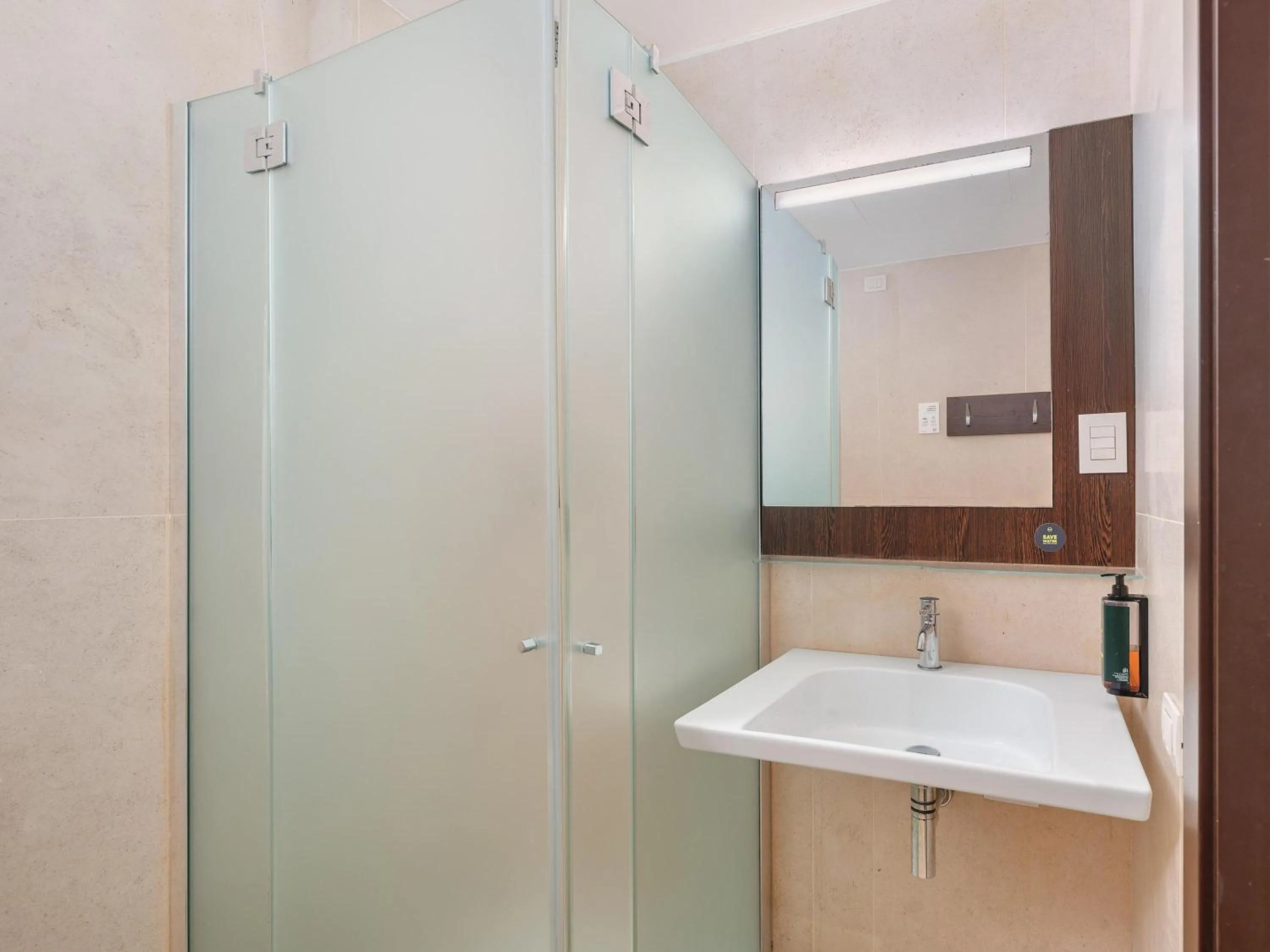 Photo of the whole room in B&B Hotel Milano Central Station